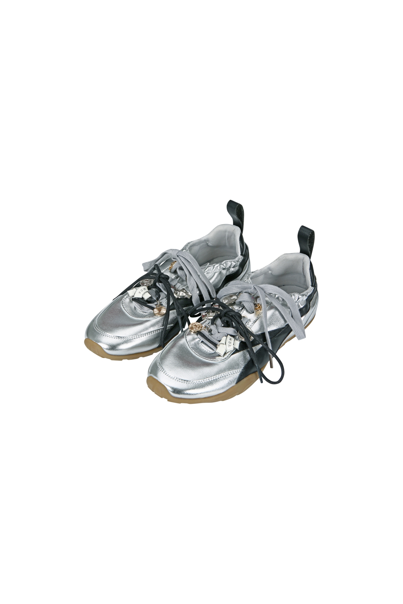 STUD-DETAIL LOW TOP SNEAKERS (F26AC12012SV)