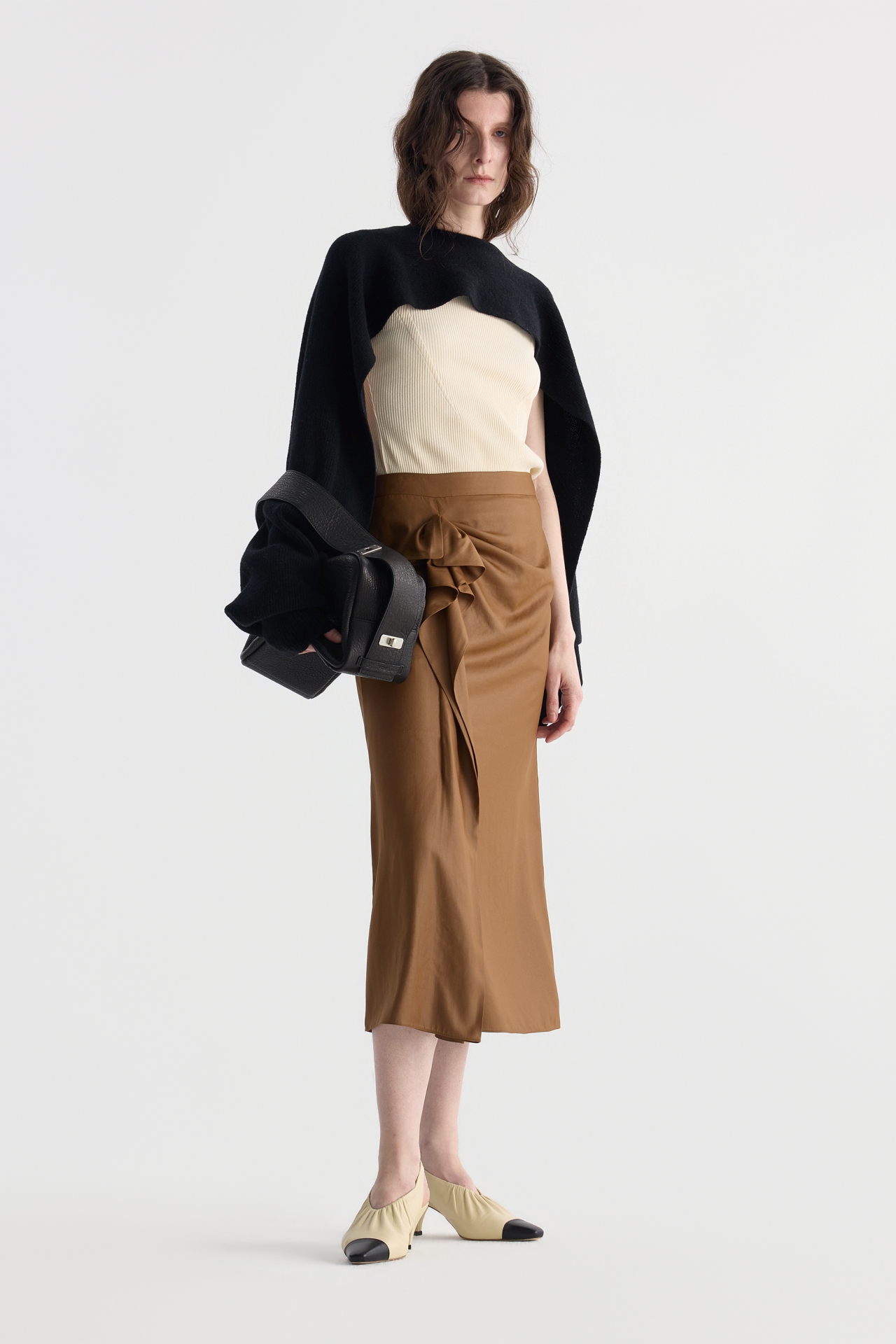 RUCHED SLINGBACK PUMPS (F26AC12041BE)
