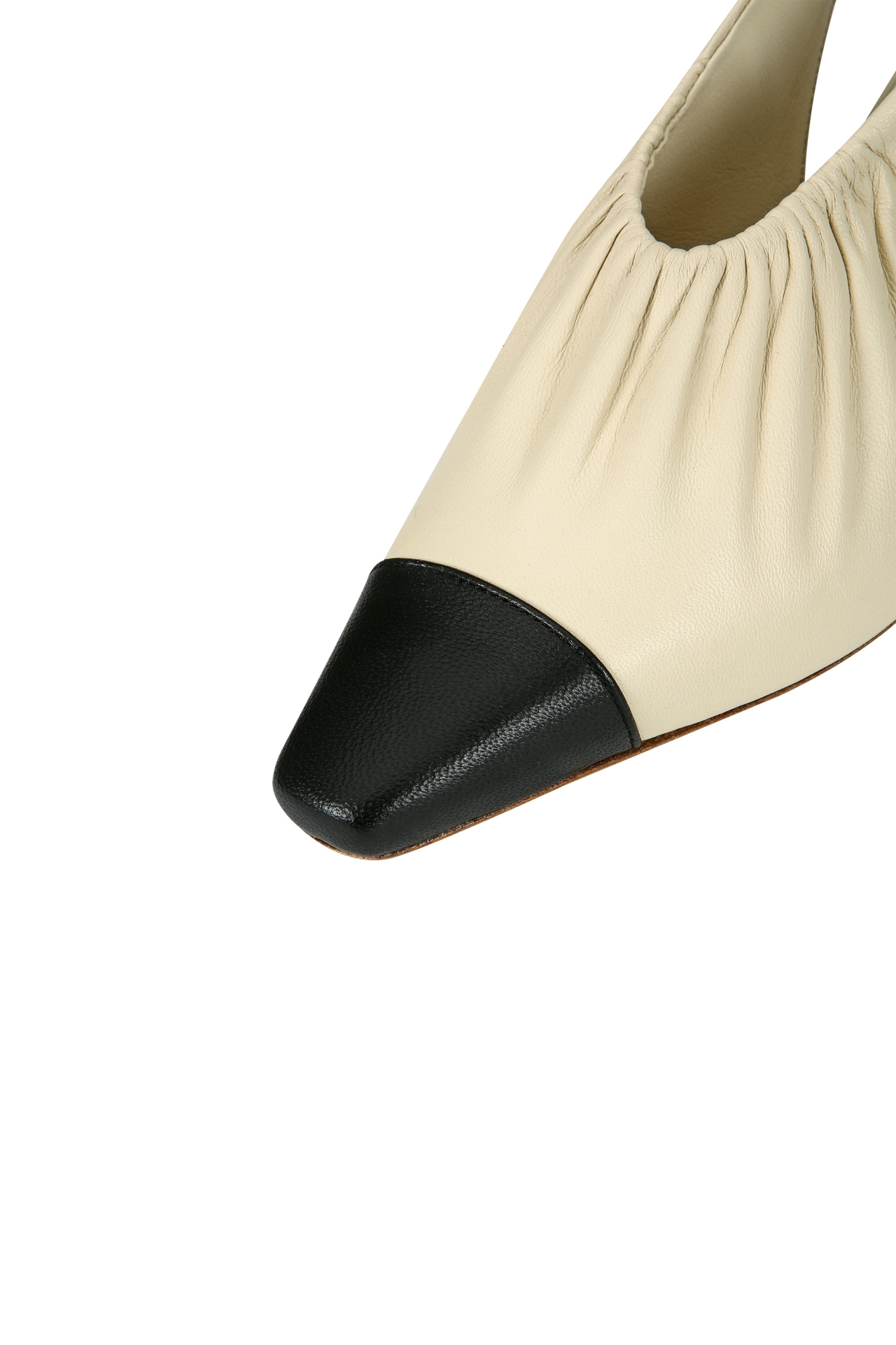 RUCHED SLINGBACK PUMPS (F26AC12041BE)