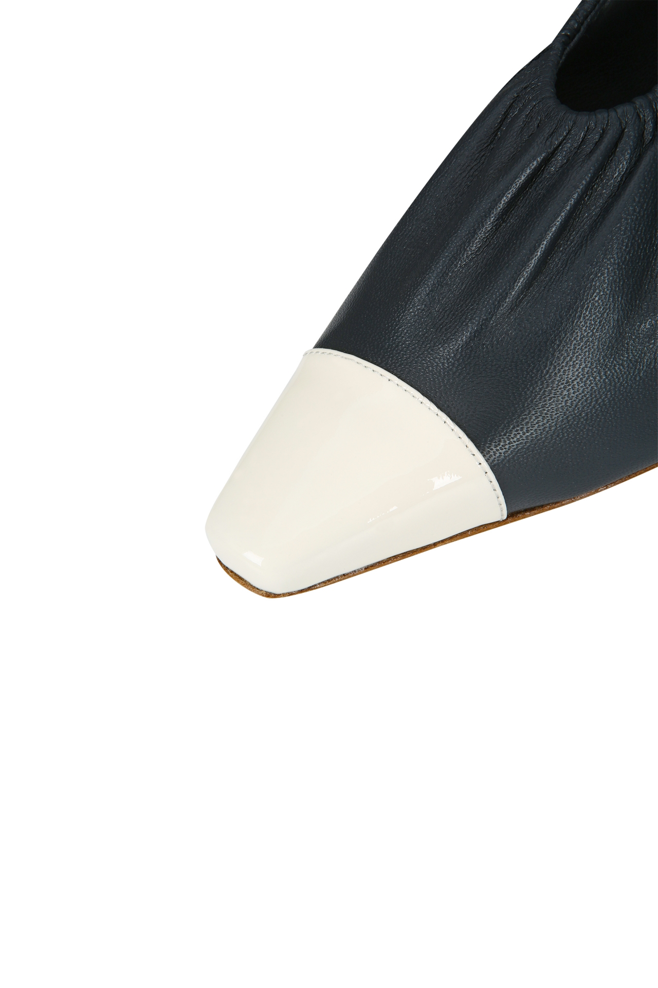RUCHED SLINGBACK PUMPS (F26AC12041NV)