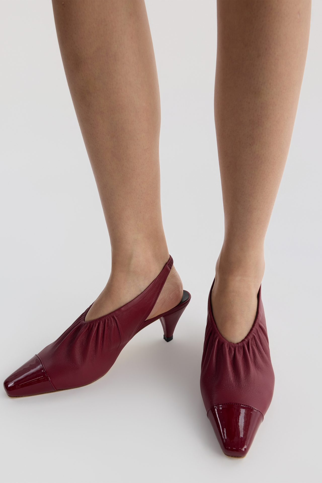 RUCHED SLINGBACK PUMPS (F26AC12041RD)