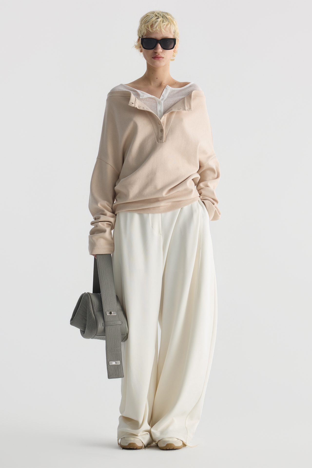 SQUARE SHOULDER BAG (F26AC12051GY)