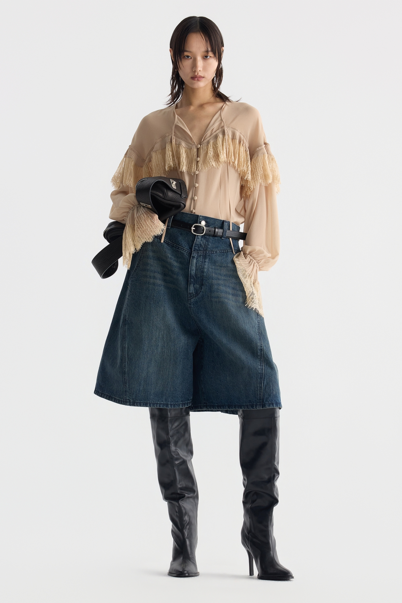 LACE RUFFLE BLOUSE (F26BL4031BE)