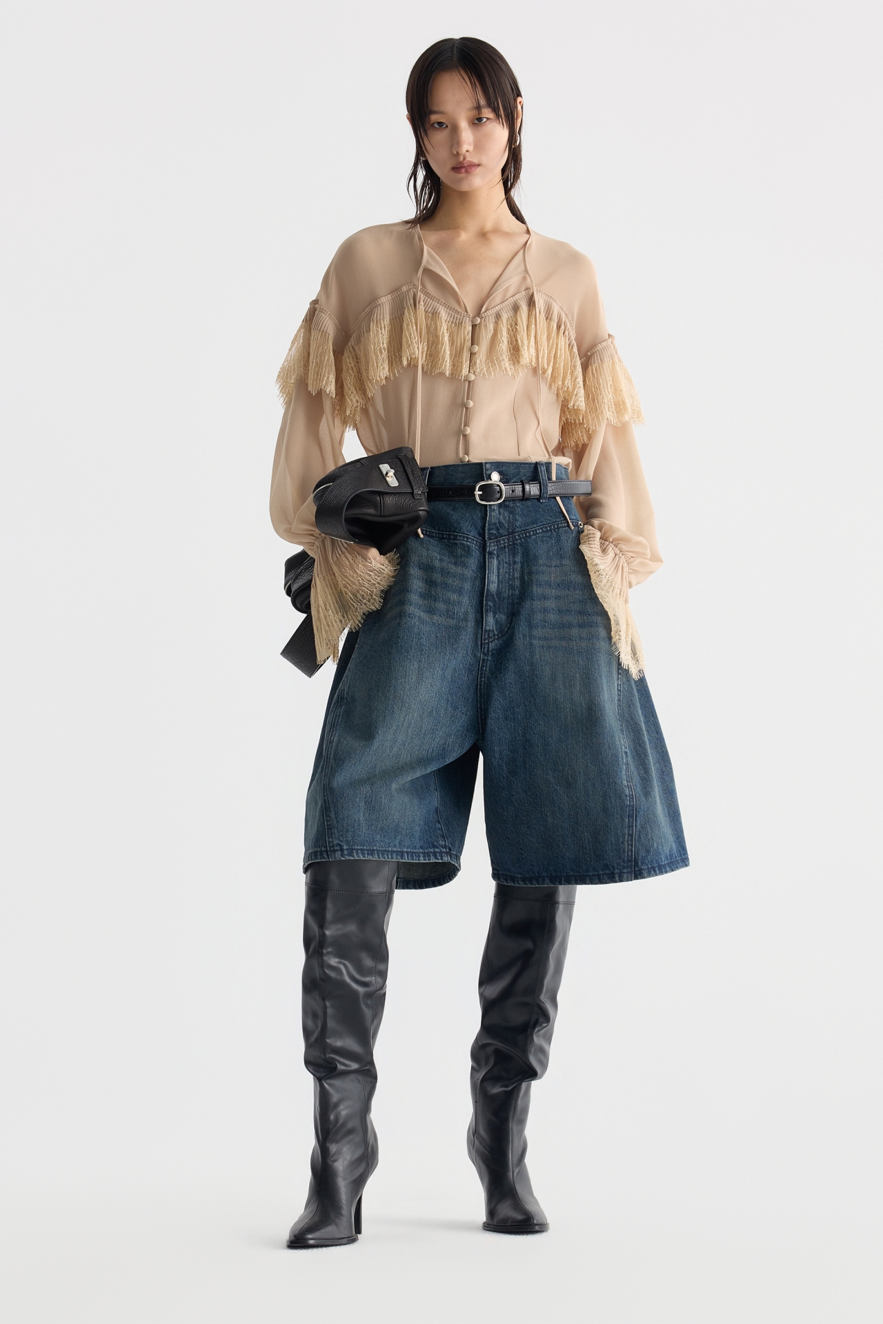 LACE RUFFLE BLOUSE (F26BL4031BE)