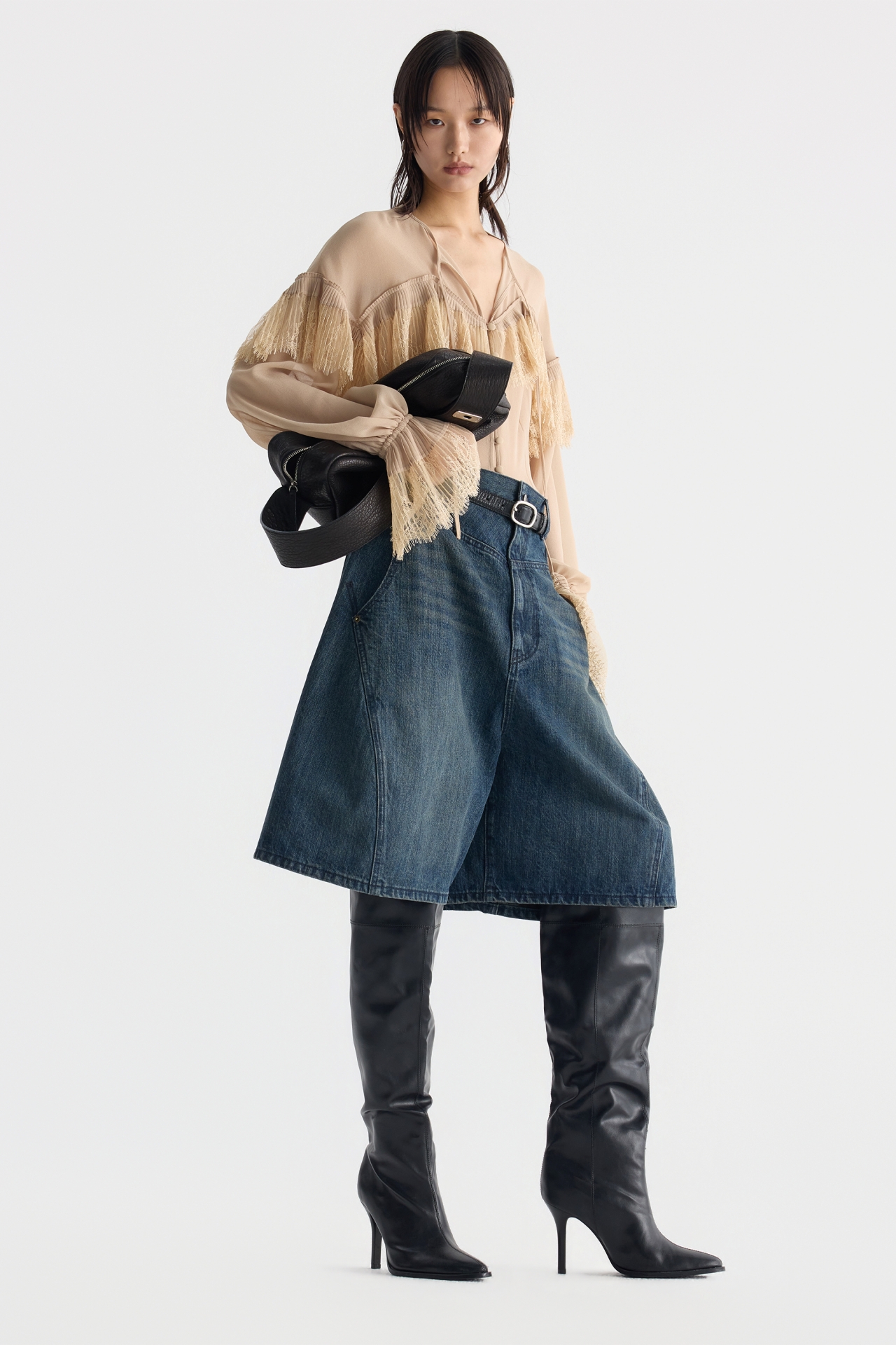 LACE RUFFLE BLOUSE (F26BL4031BE)