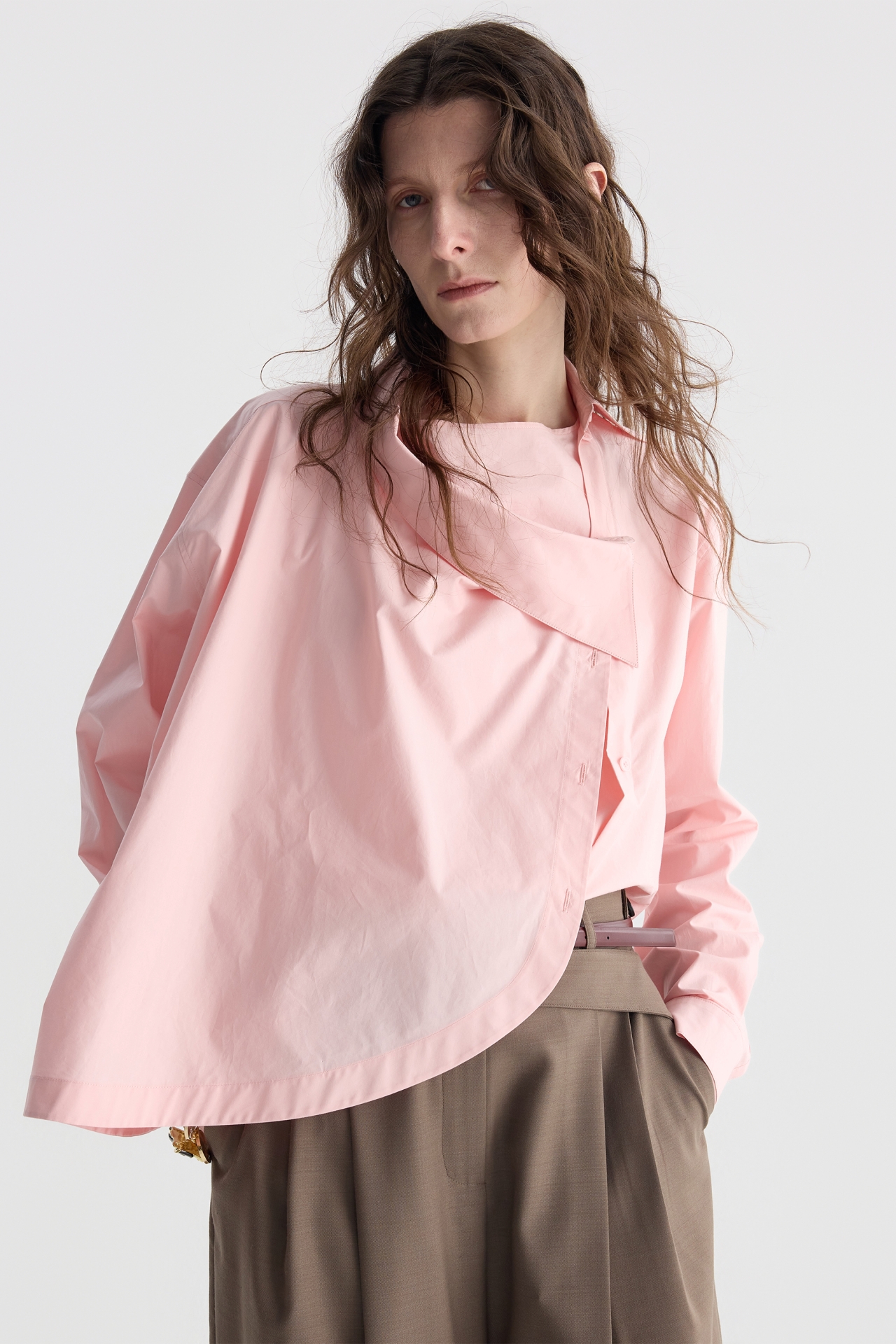 ASYMMETRICAL COLLAR DETAIL SHIRT (F26BL4061PK)