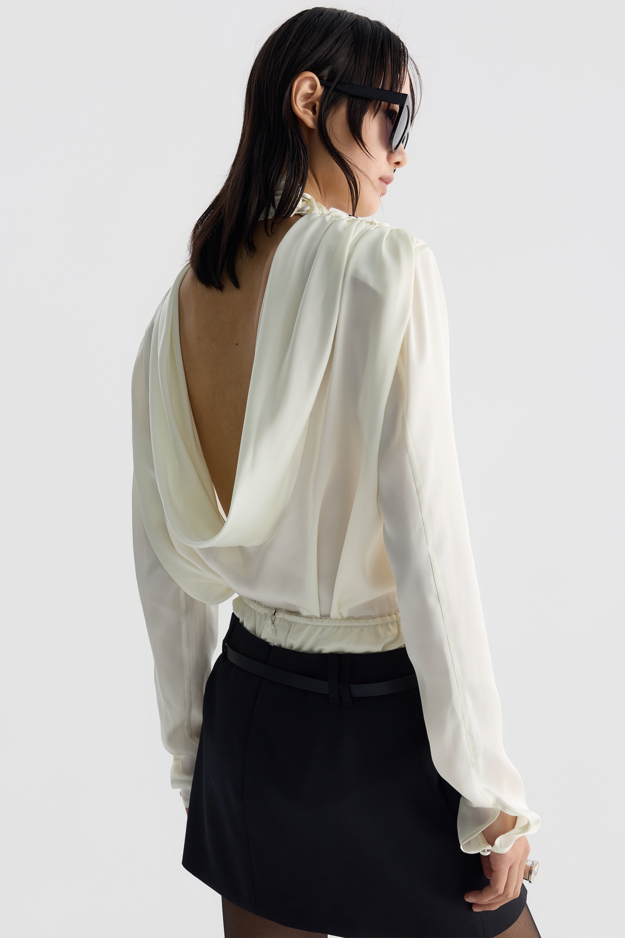 BACKLESS BLOUSE (F26BL4071IV)