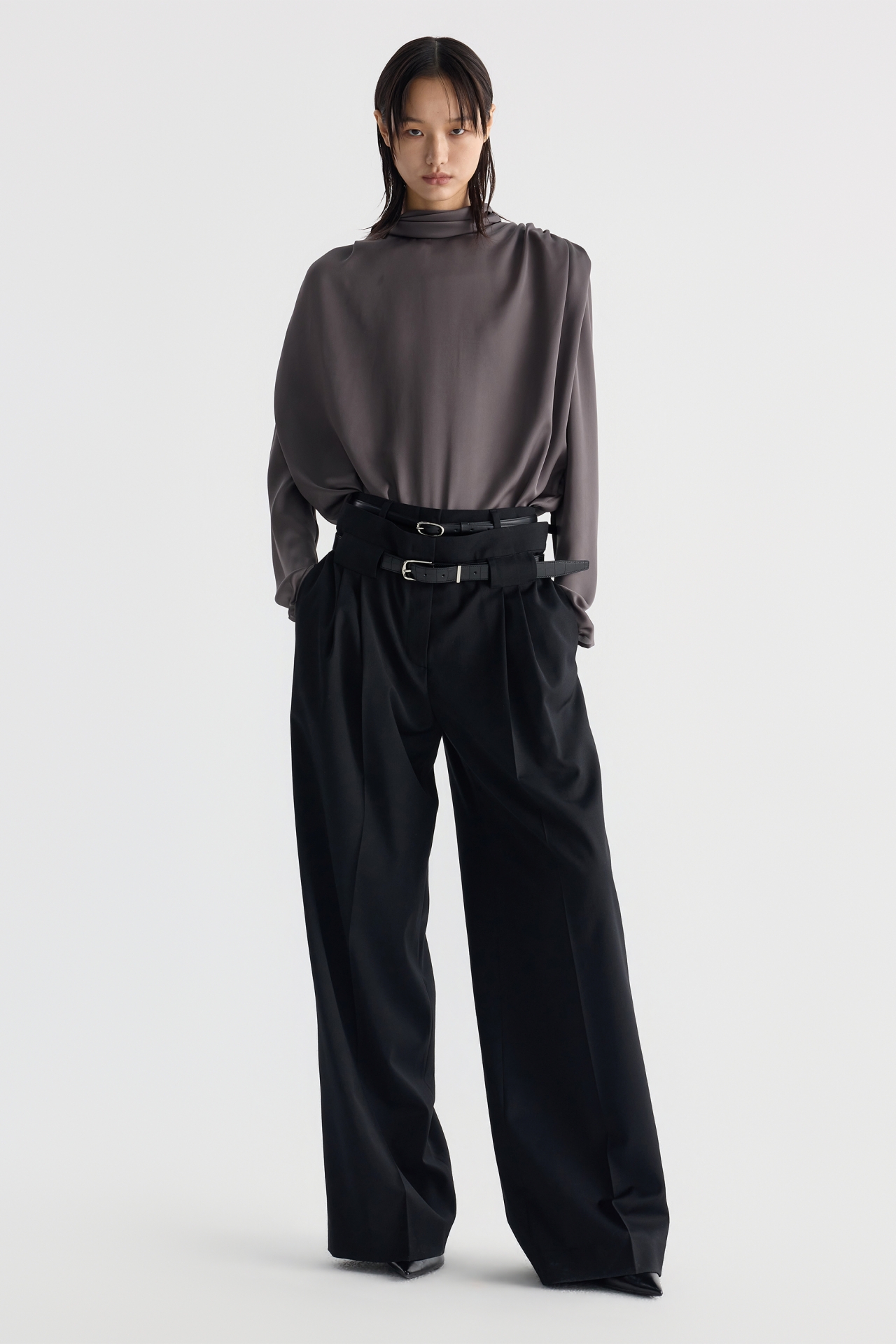 BACKLESS BLOUSE (F26BL4071KK)