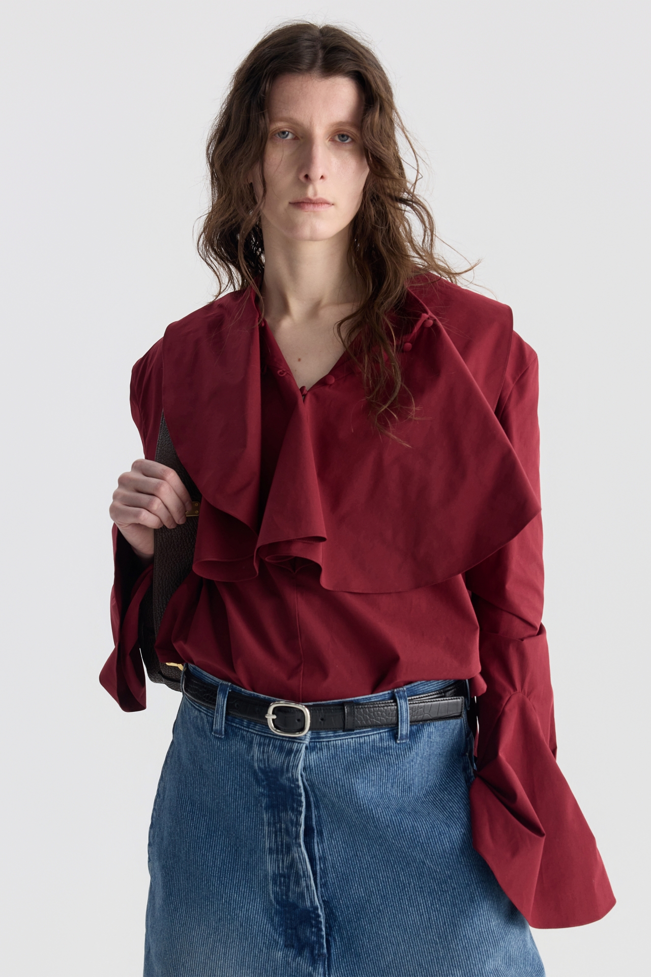 RUFFLE BELL SLEEVE BLOUSE (F26BL4082BD)