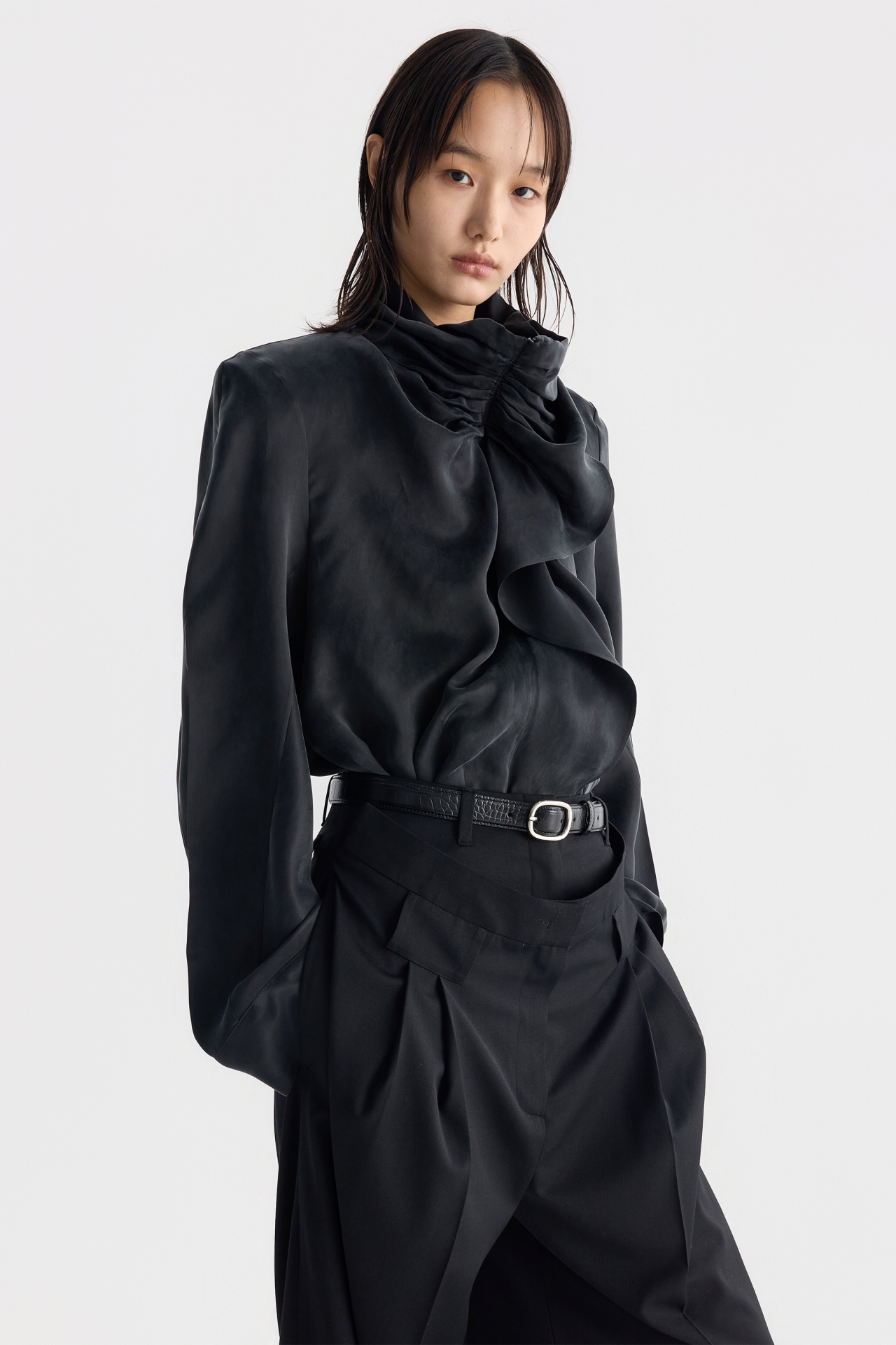ZIP-FRONT NECK SCARF BLOUSE (F26BL4091CG)
