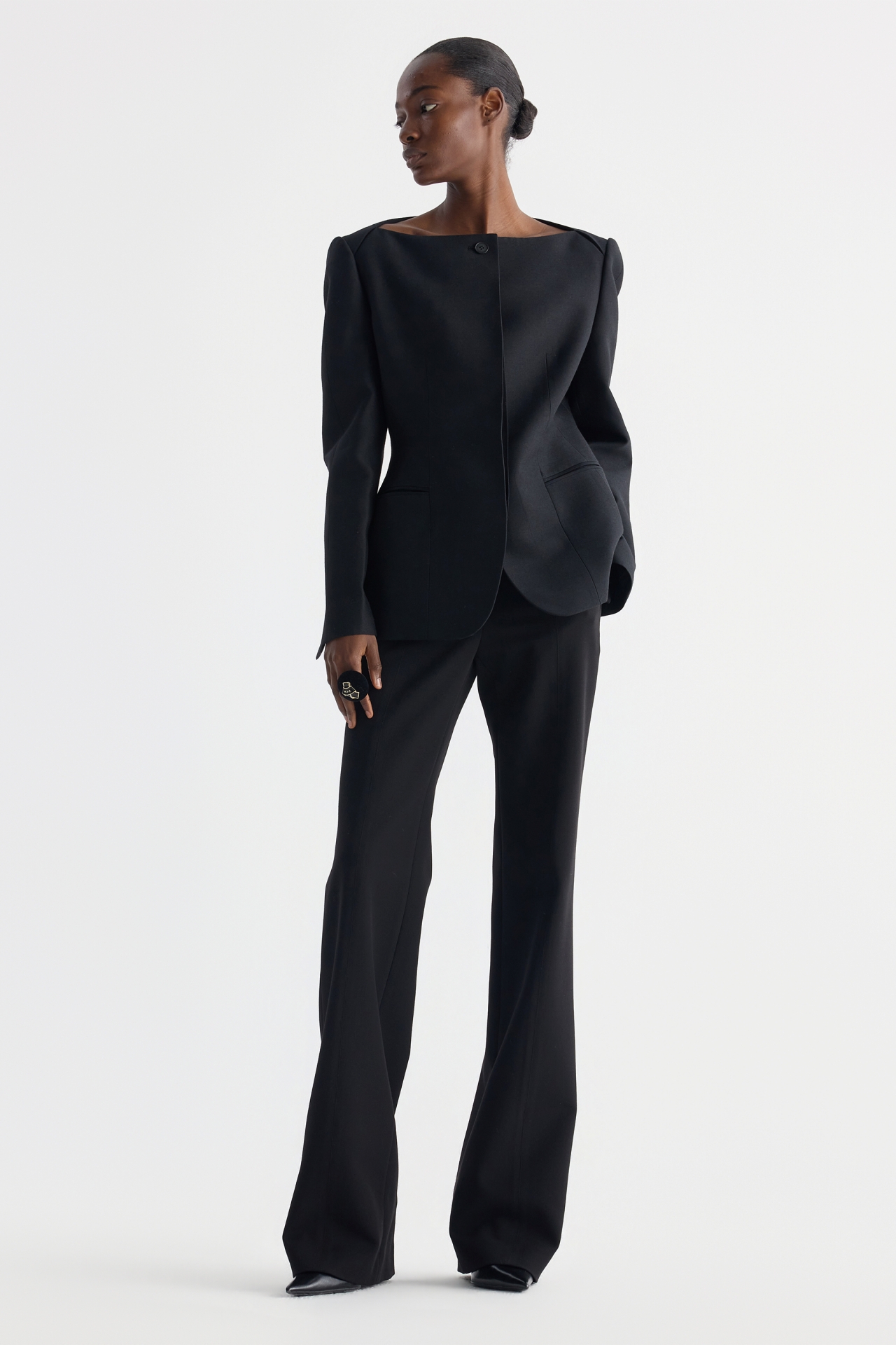 COLLARLESS TAILORED JACKET (F26JK2031BK)