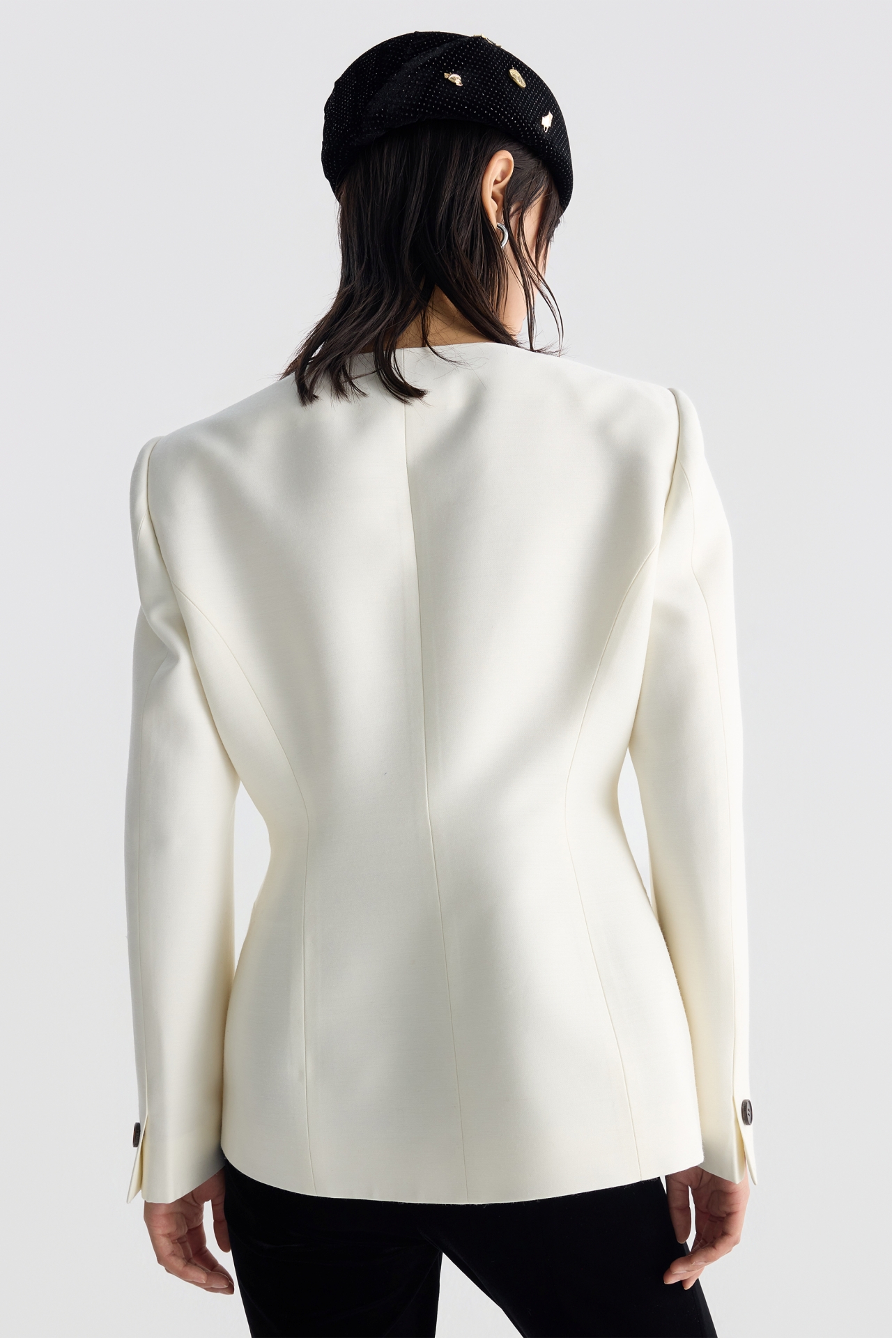 COLLARLESS TAILORED JACKET (F26JK2031IV)