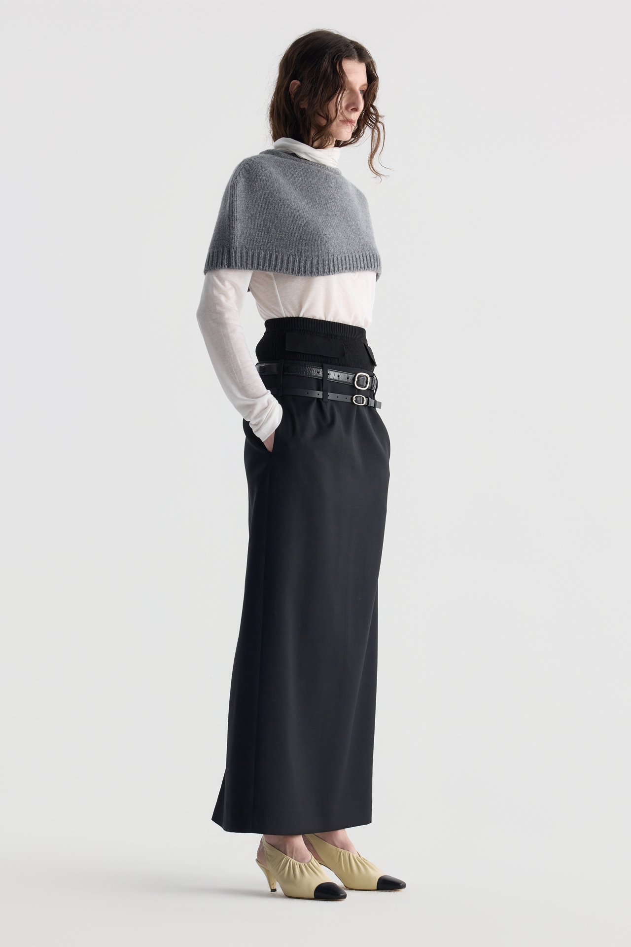 CROPPED KNIT CAPE (F26KT9051GY)