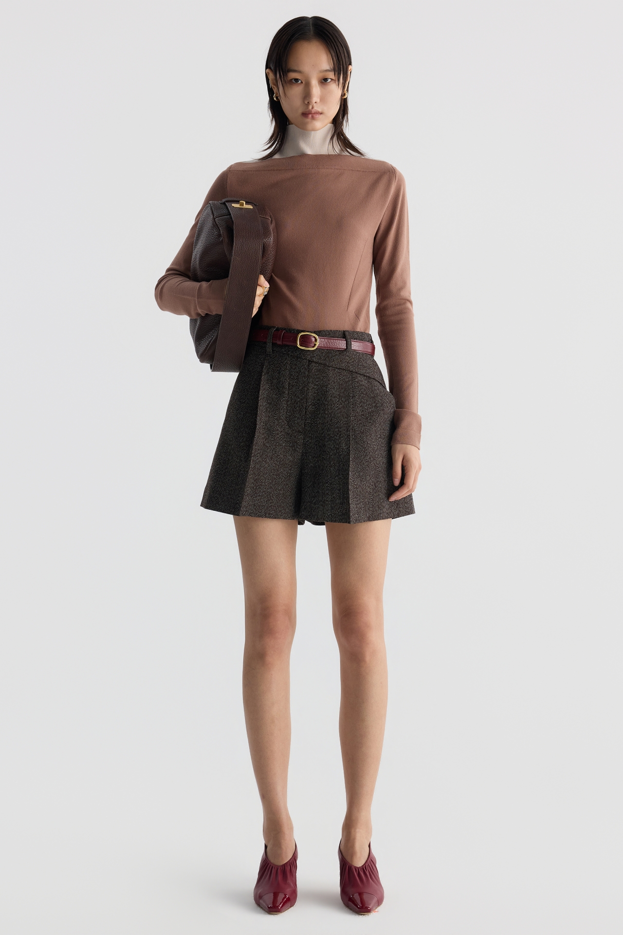 CONTRAST DETAIL KNIT TOP (F26KT9061BR)