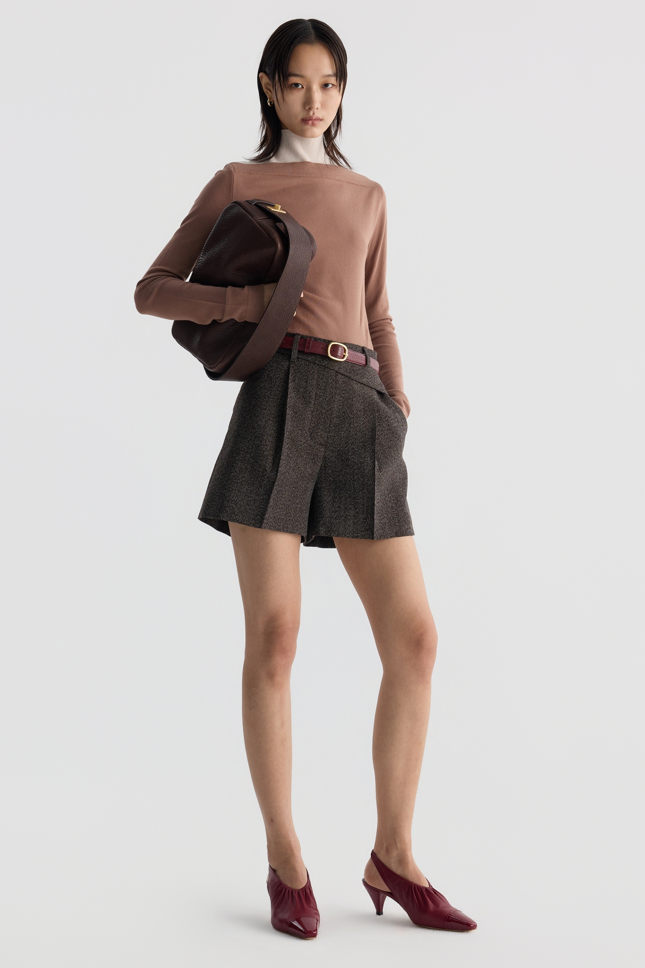CONTRAST DETAIL KNIT TOP (F26KT9061BR)