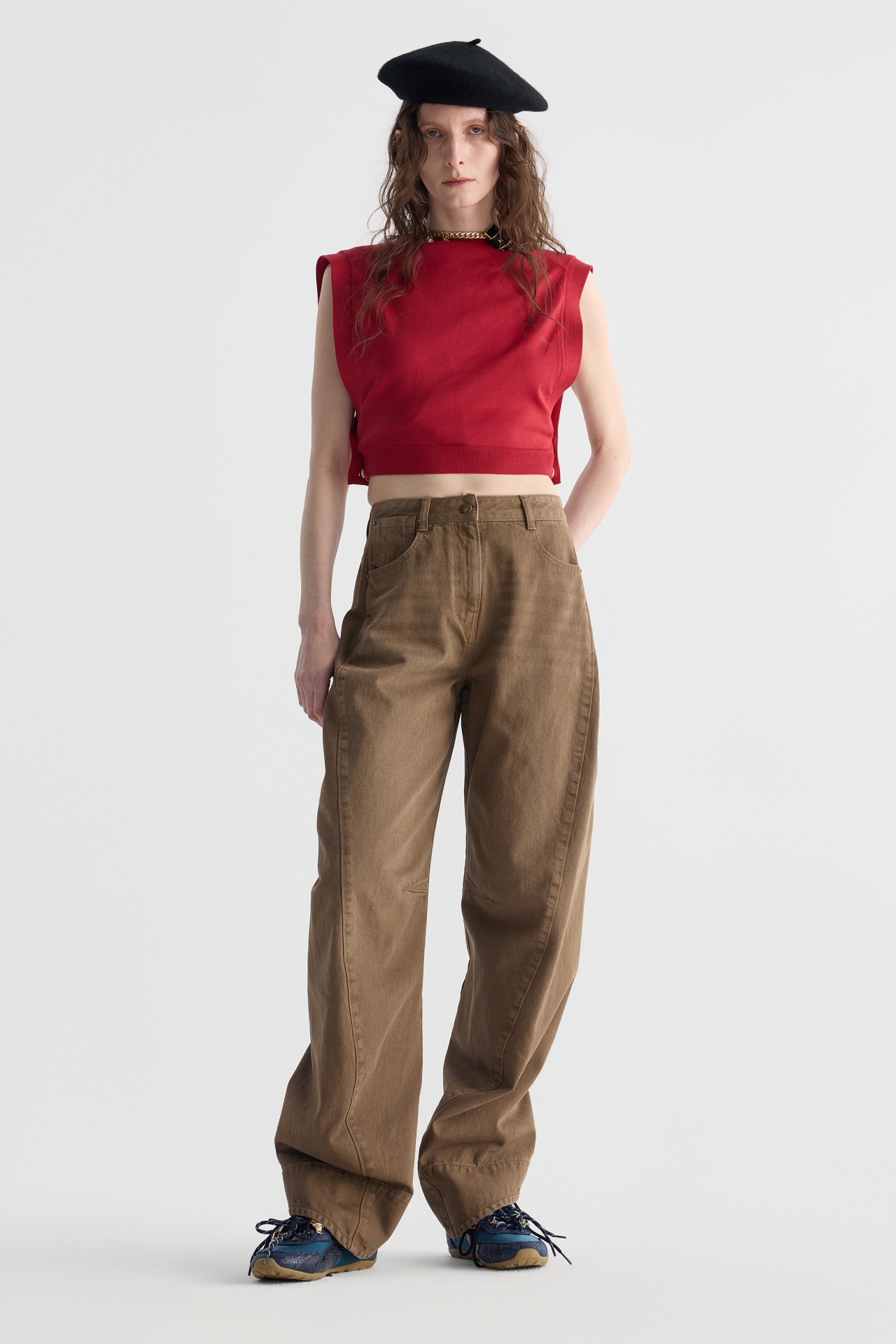 SLEEVELESS CROPPED KNIT TOP (F26KT9071RD)
