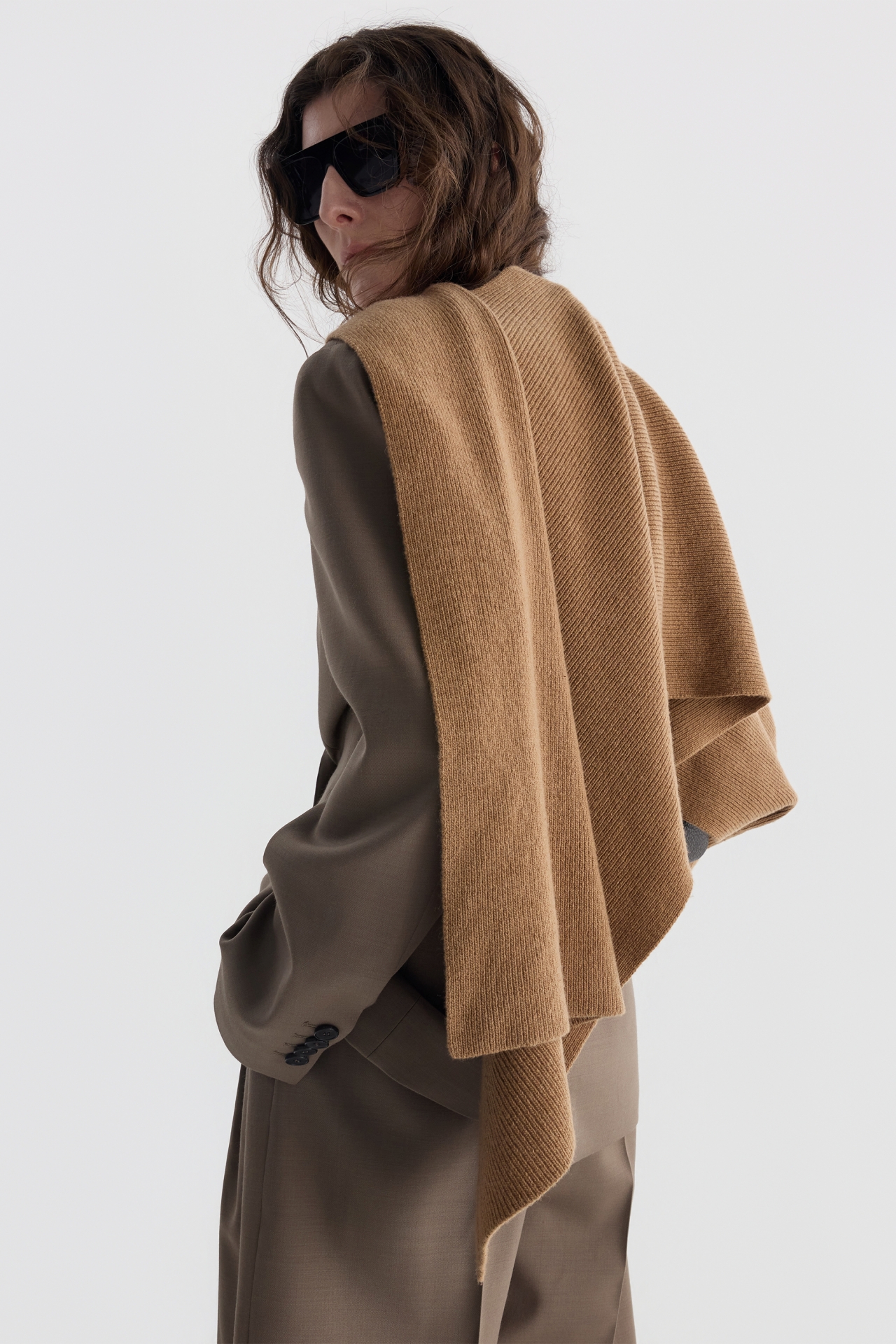 ONE-SLEEVE SHAWL (F26KT9091BE)