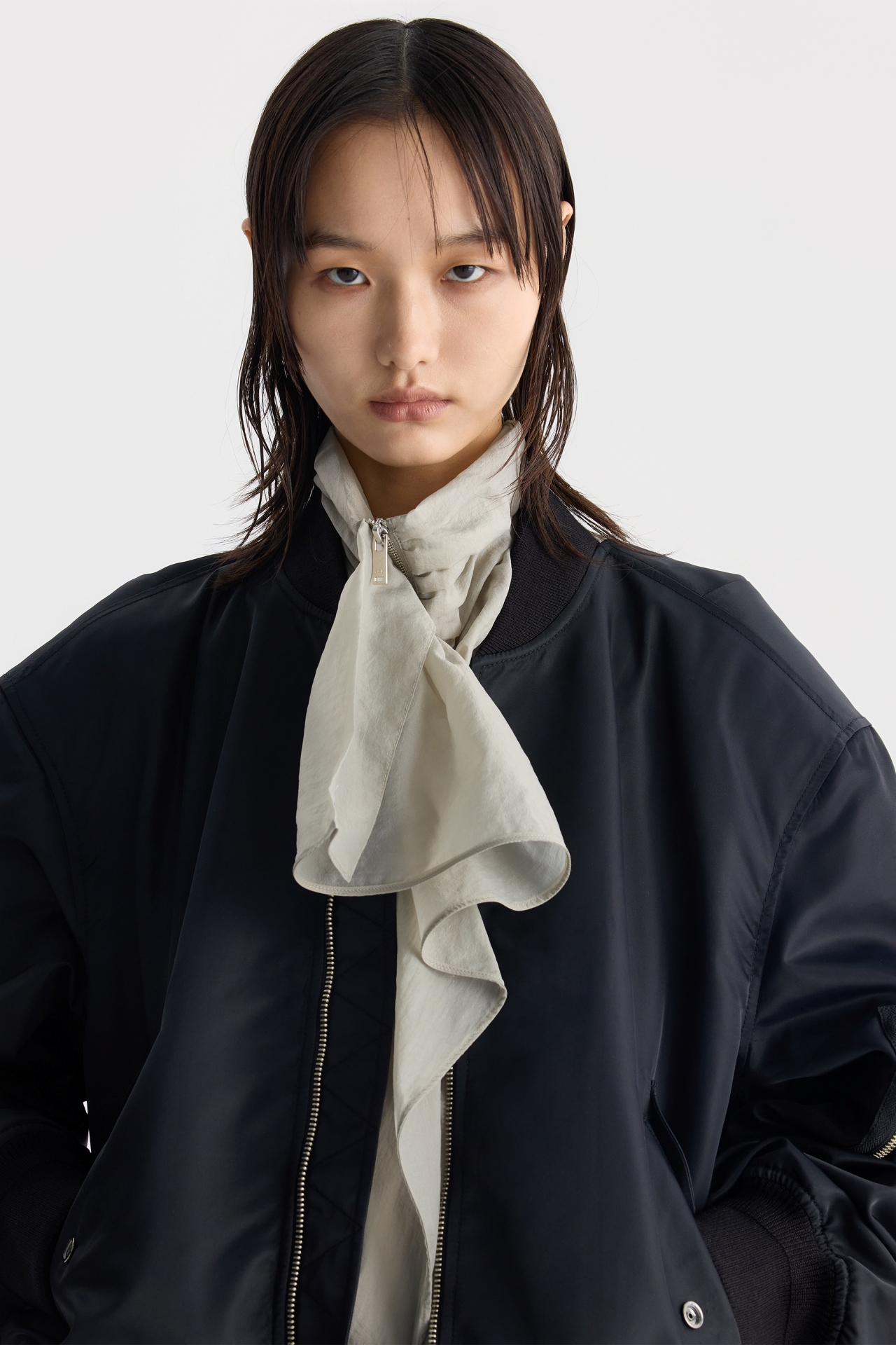 BACKLESS BOMBER JACKET (F26OT0041BK)