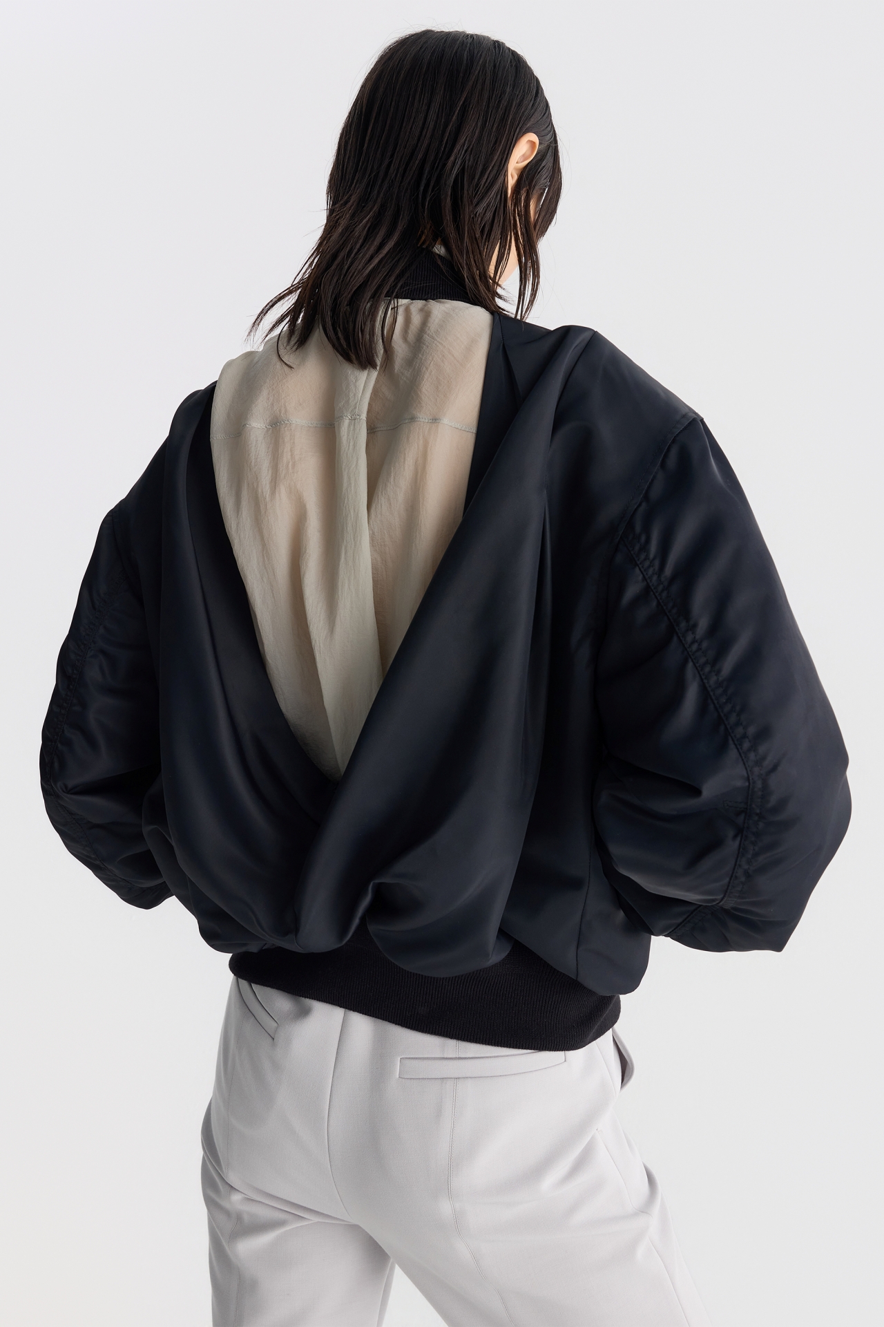 BACKLESS BOMBER JACKET (F26OT0041BK)
