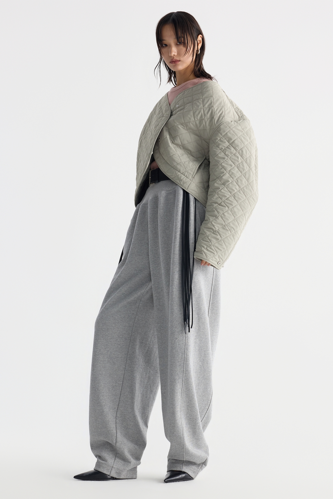 DETACHABLE FUNNEL NECK QUILTED JACKET (F26OT0091KK)