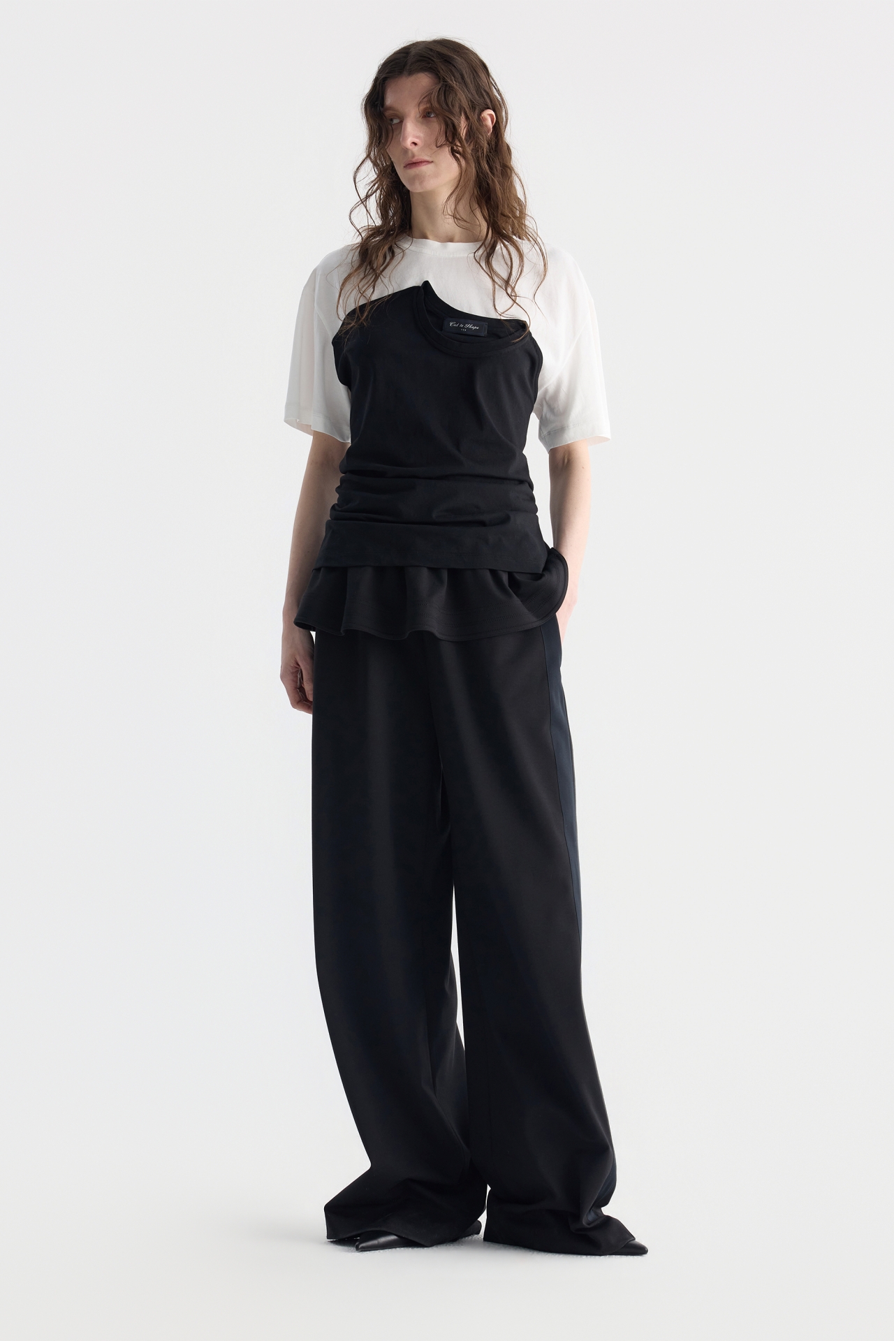 LAYERED RUFFLE PANTS (F26PT5031BK)
