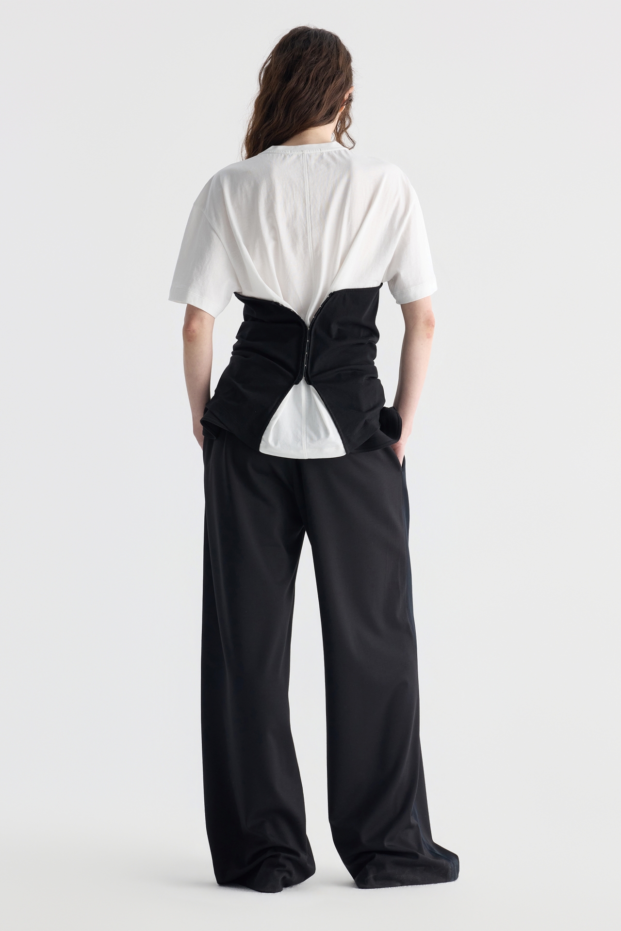 LAYERED RUFFLE PANTS (F26PT5031BK)