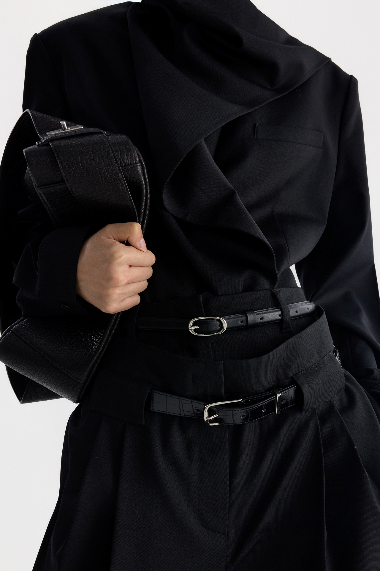 LOOSE-FIT BELTED PANTS (F26PT5101BK)
