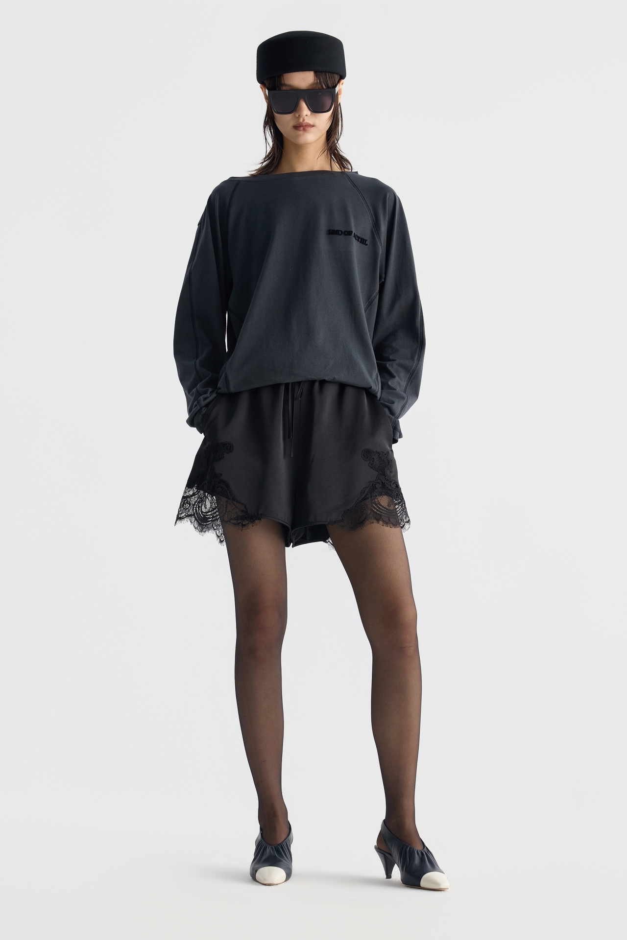 LACE-DETAILED SHORTS (F26PT5121BK)