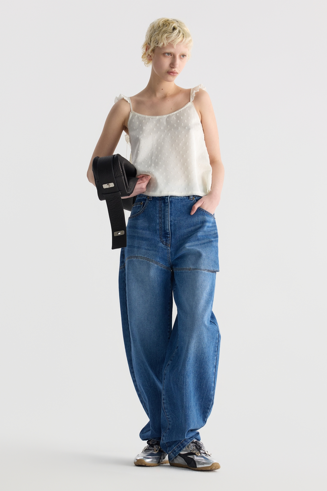 TEXTURED RUFFLE STRAP CAMI TOP (F26TO10021IV)