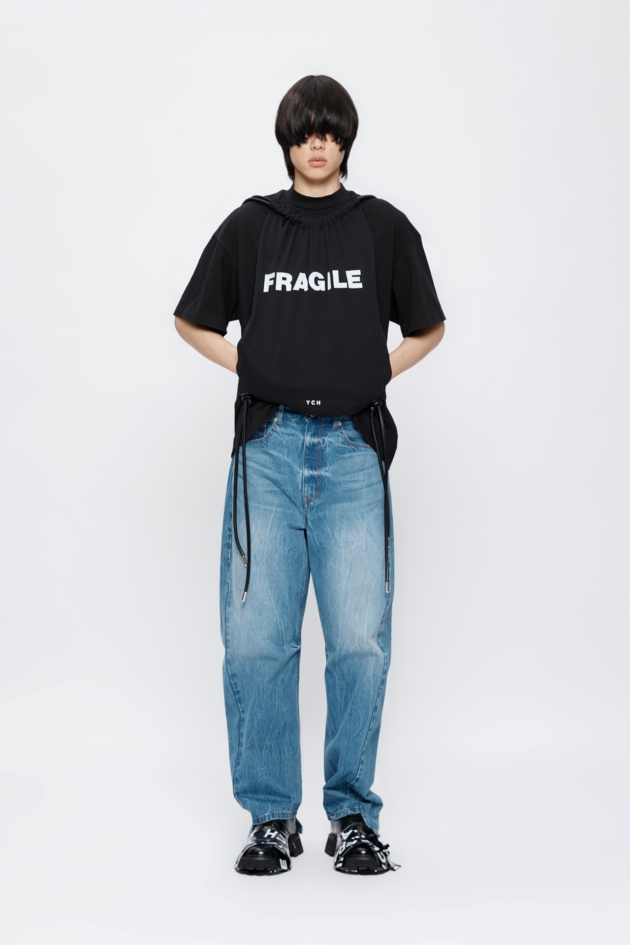 TWIST DENIM JEANS (MF25DB8011BL)