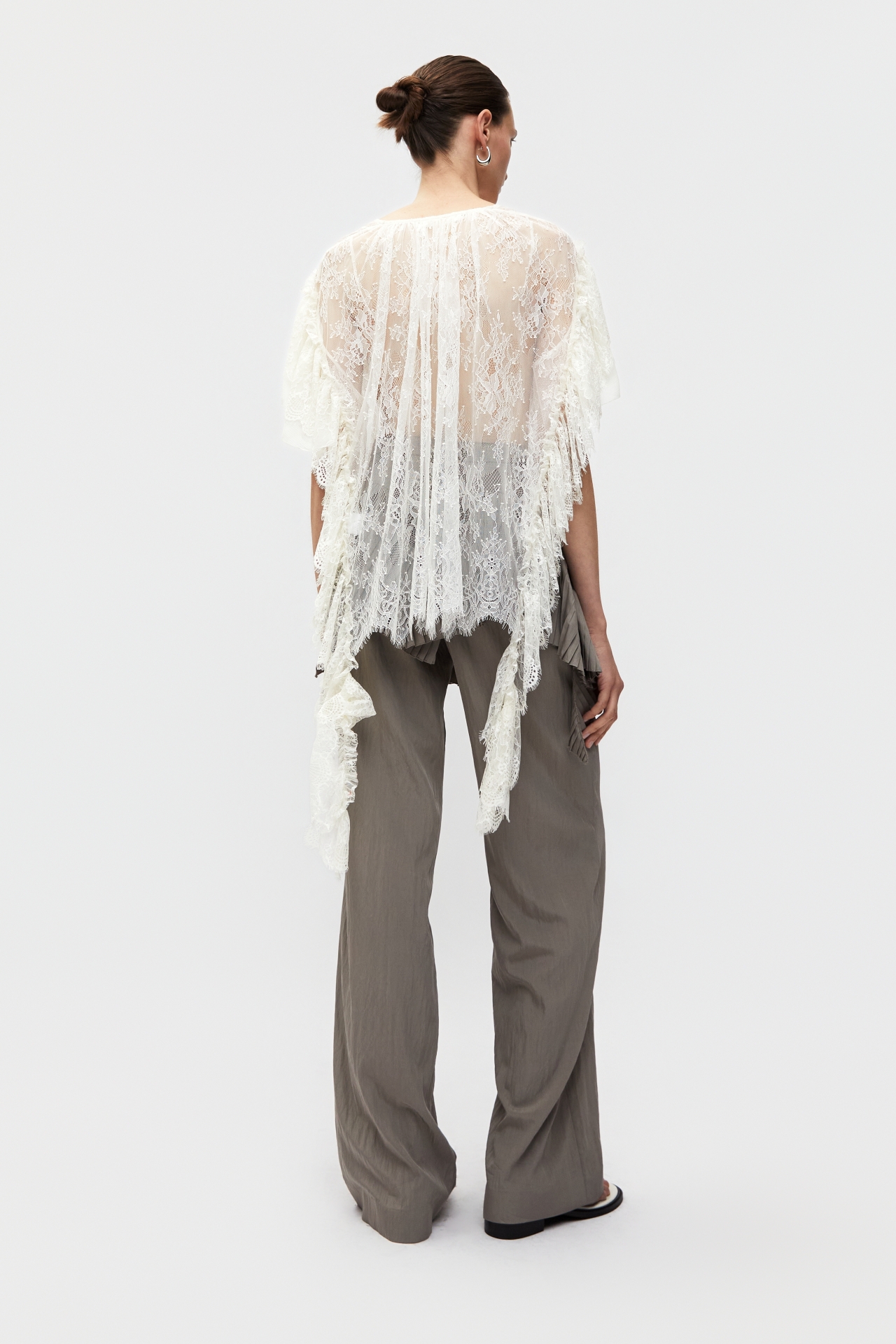 LAYERED LACE BLOUSE (S26BL4051IV)