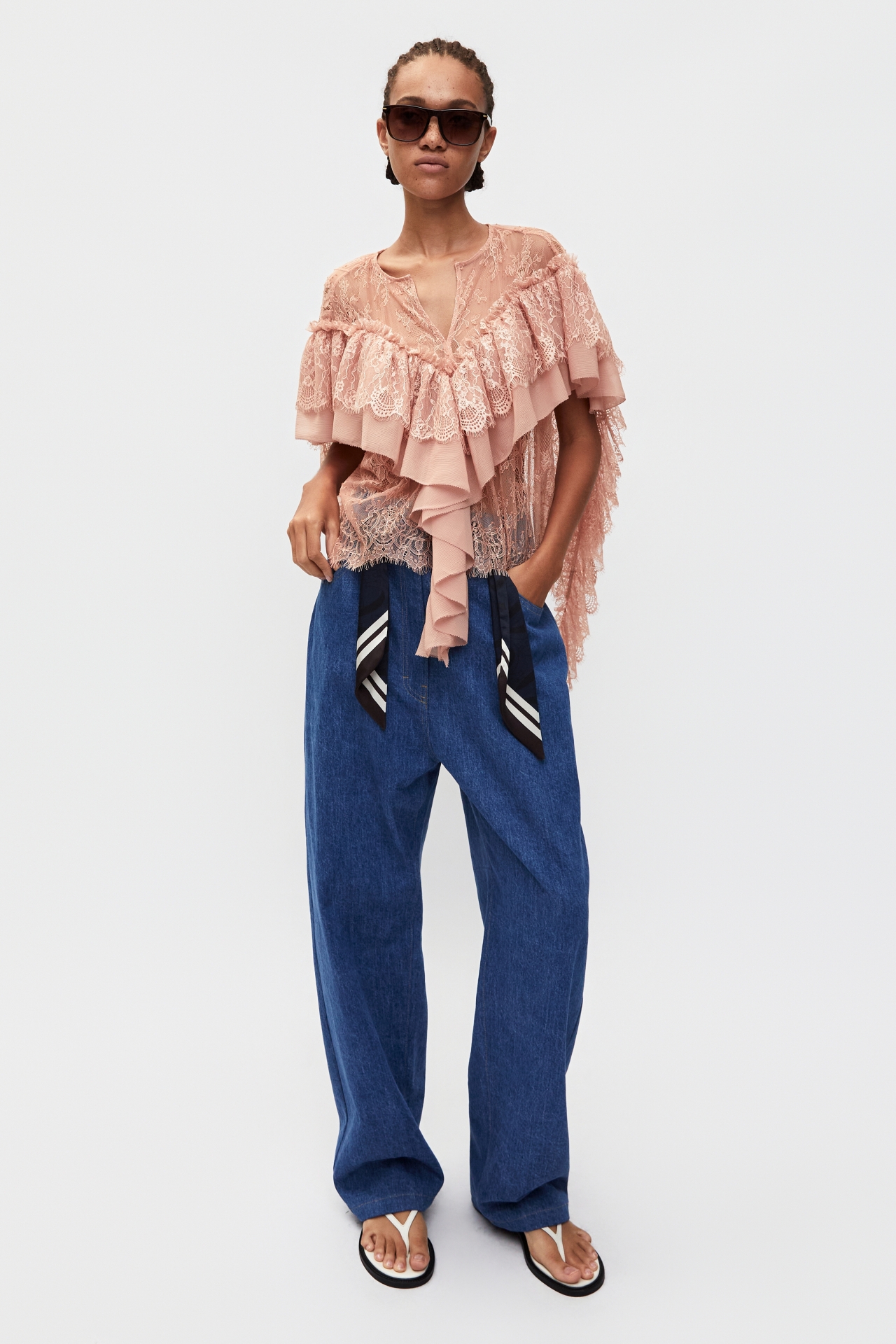DRAWSTRING ELASTIC WAIST JEANS (S26DB8011BL)