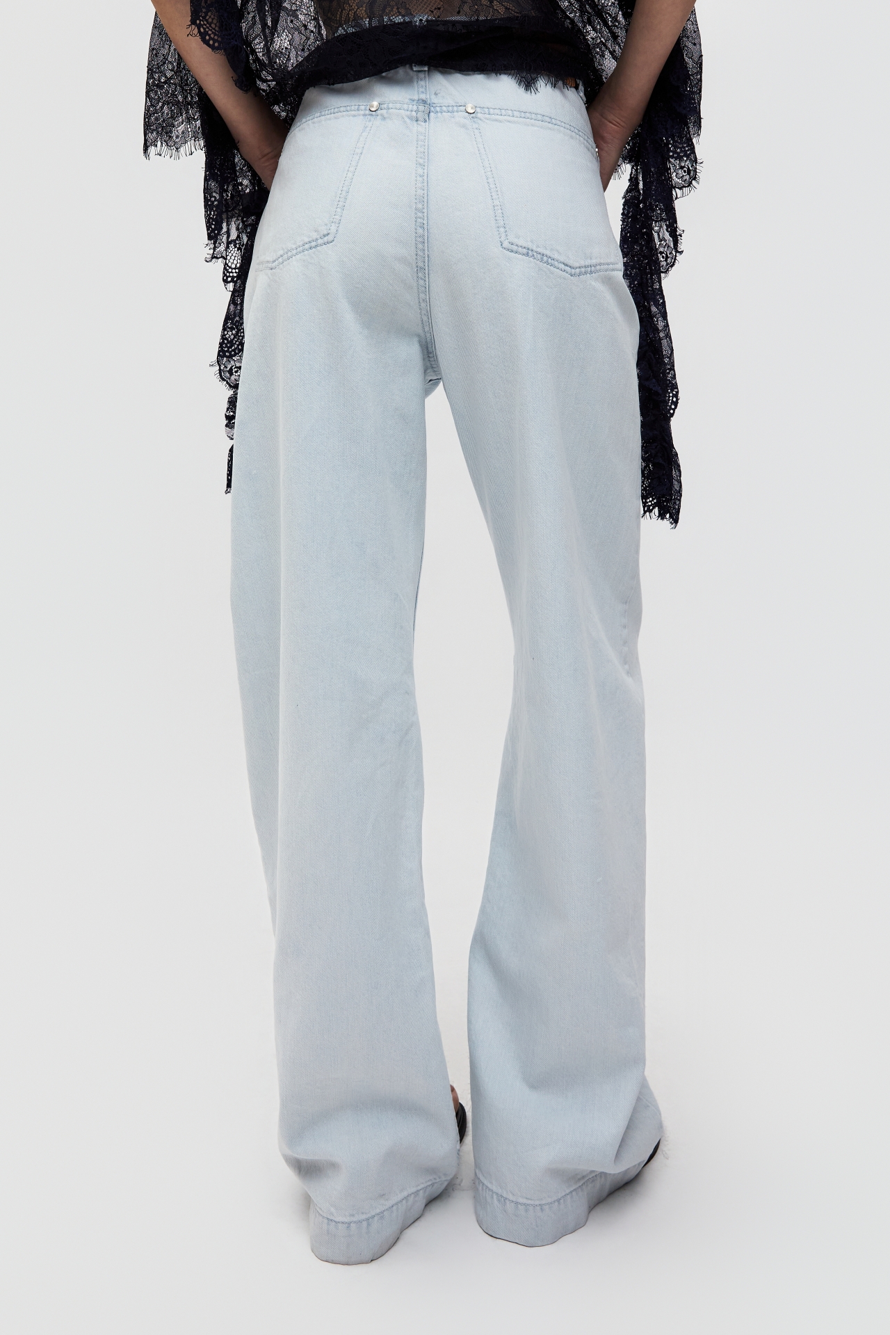 CURVED LEG JEANS (S26DB8051BL)