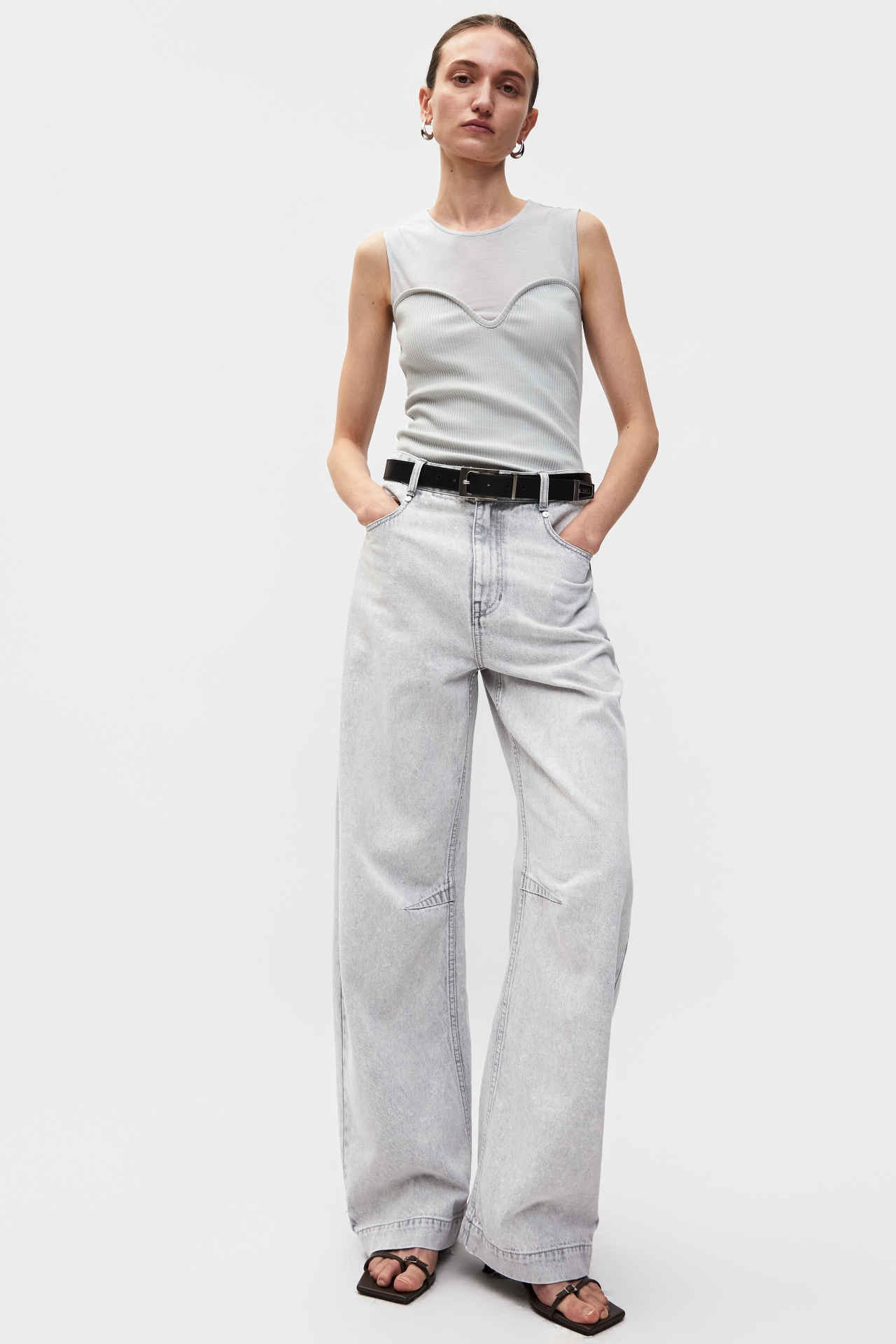 CURVED LEG JEANS (S26DB8051GY)