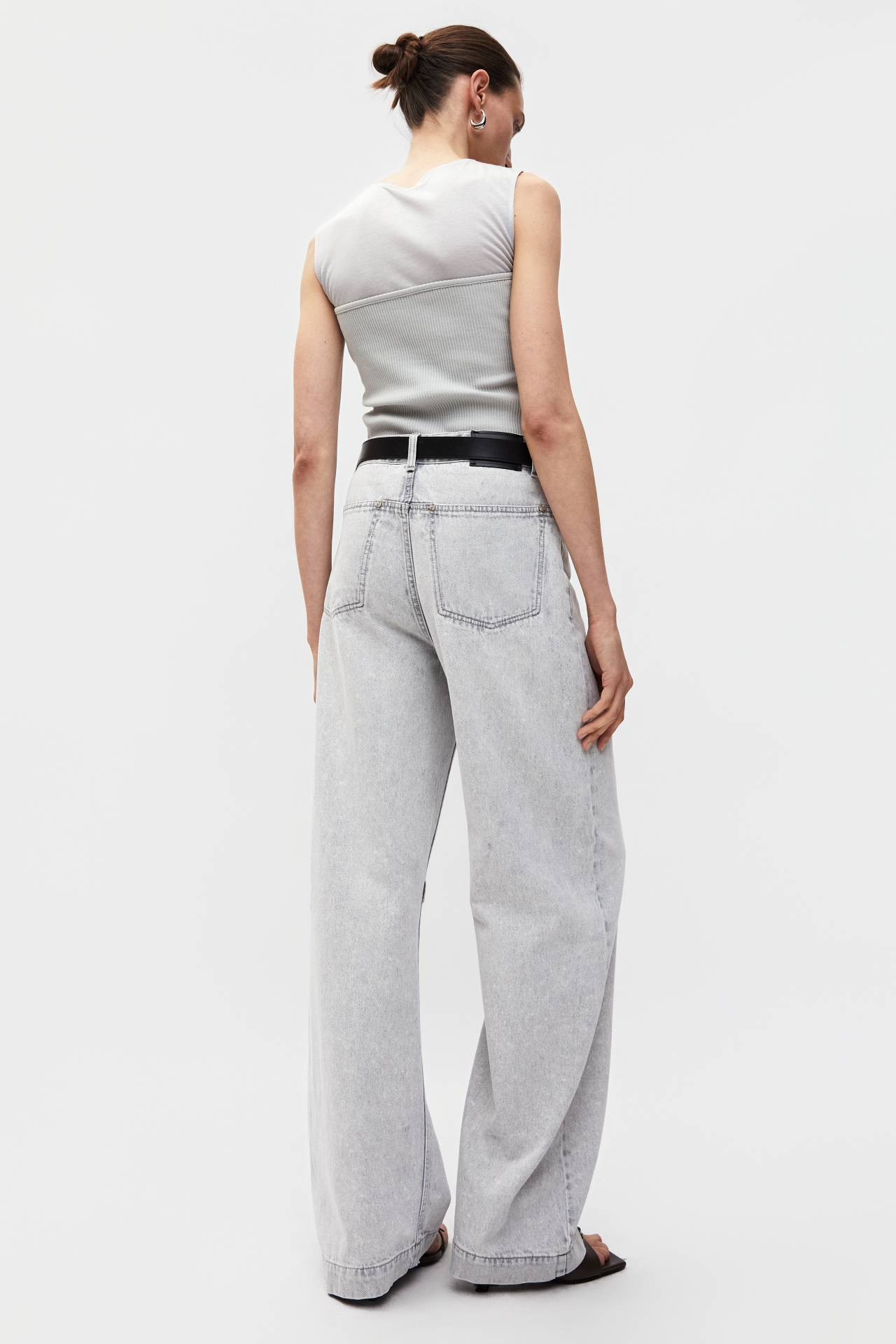 CURVED LEG JEANS (S26DB8051GY)