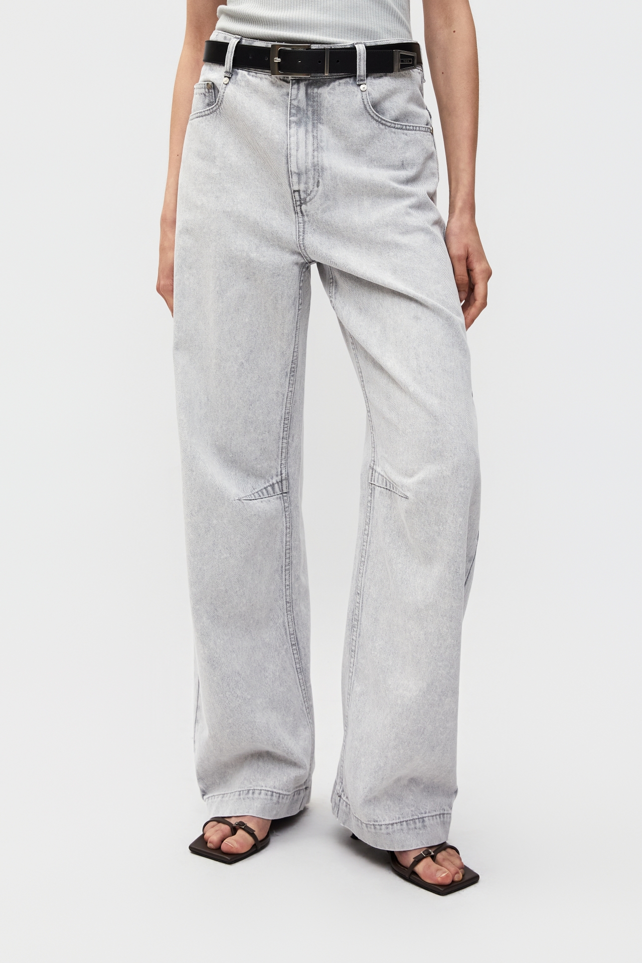 CURVED LEG JEANS (S26DB8051GY)