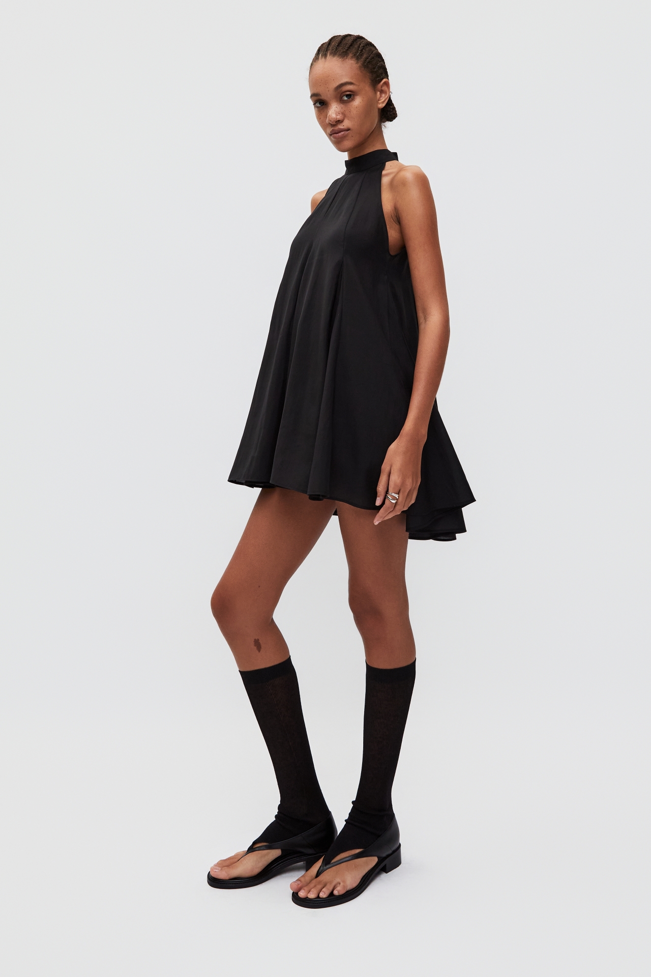 SLEEVELESS DRESS (S26DJ7031BK)