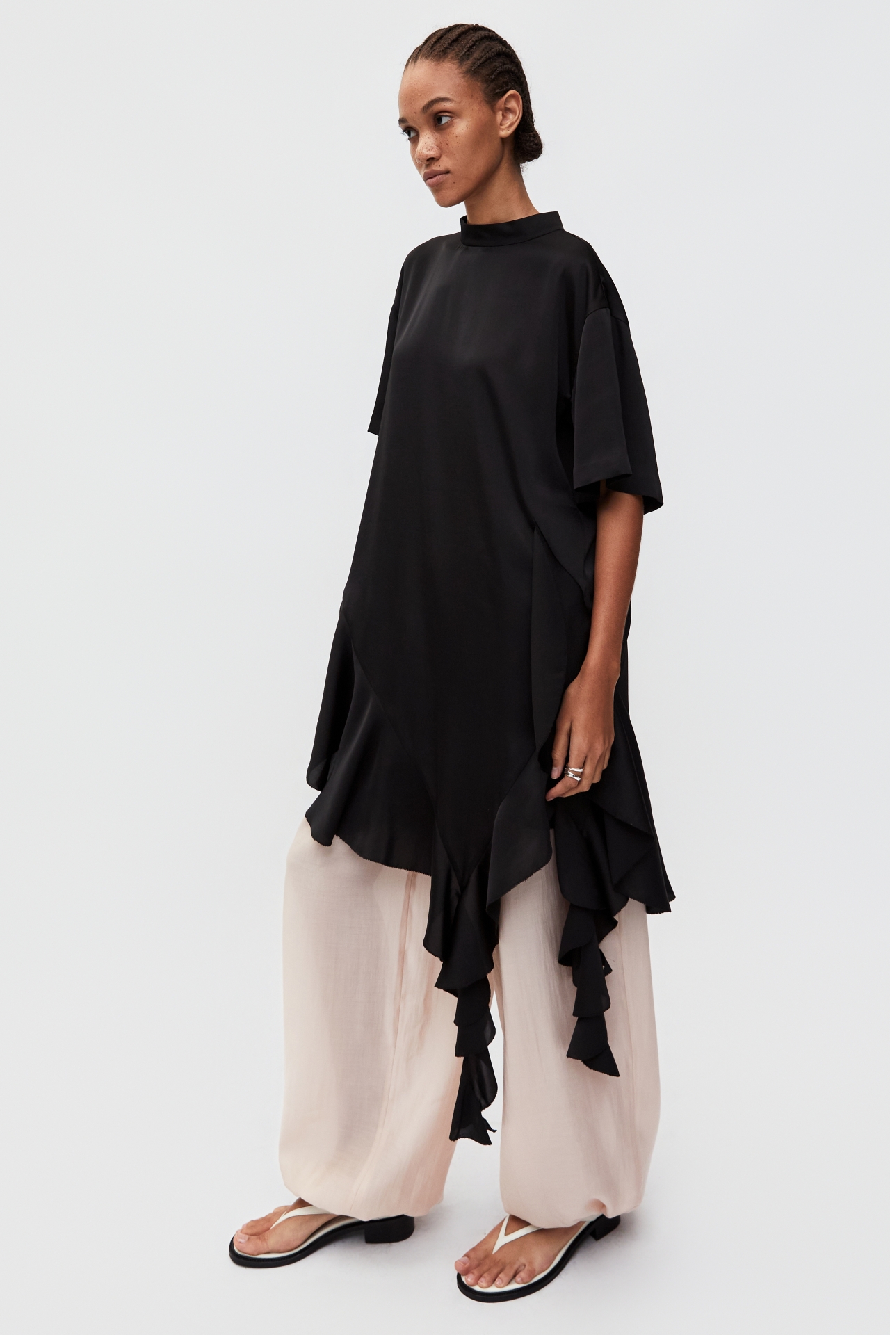 ASYMMETRIC HEM DRESS (S26DJ7062BK)