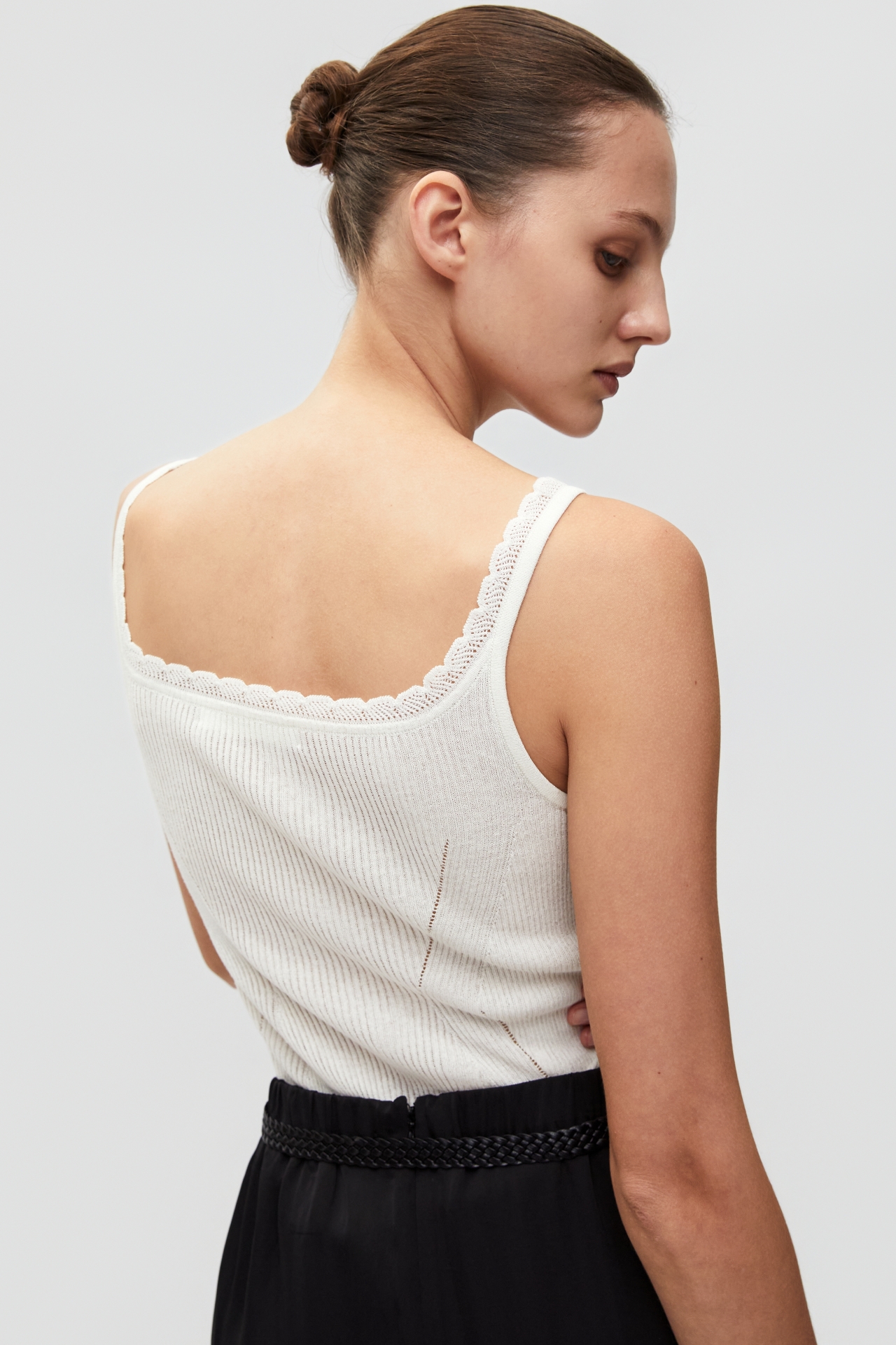 KNITTED TANK TOP (S26KT9011IV)