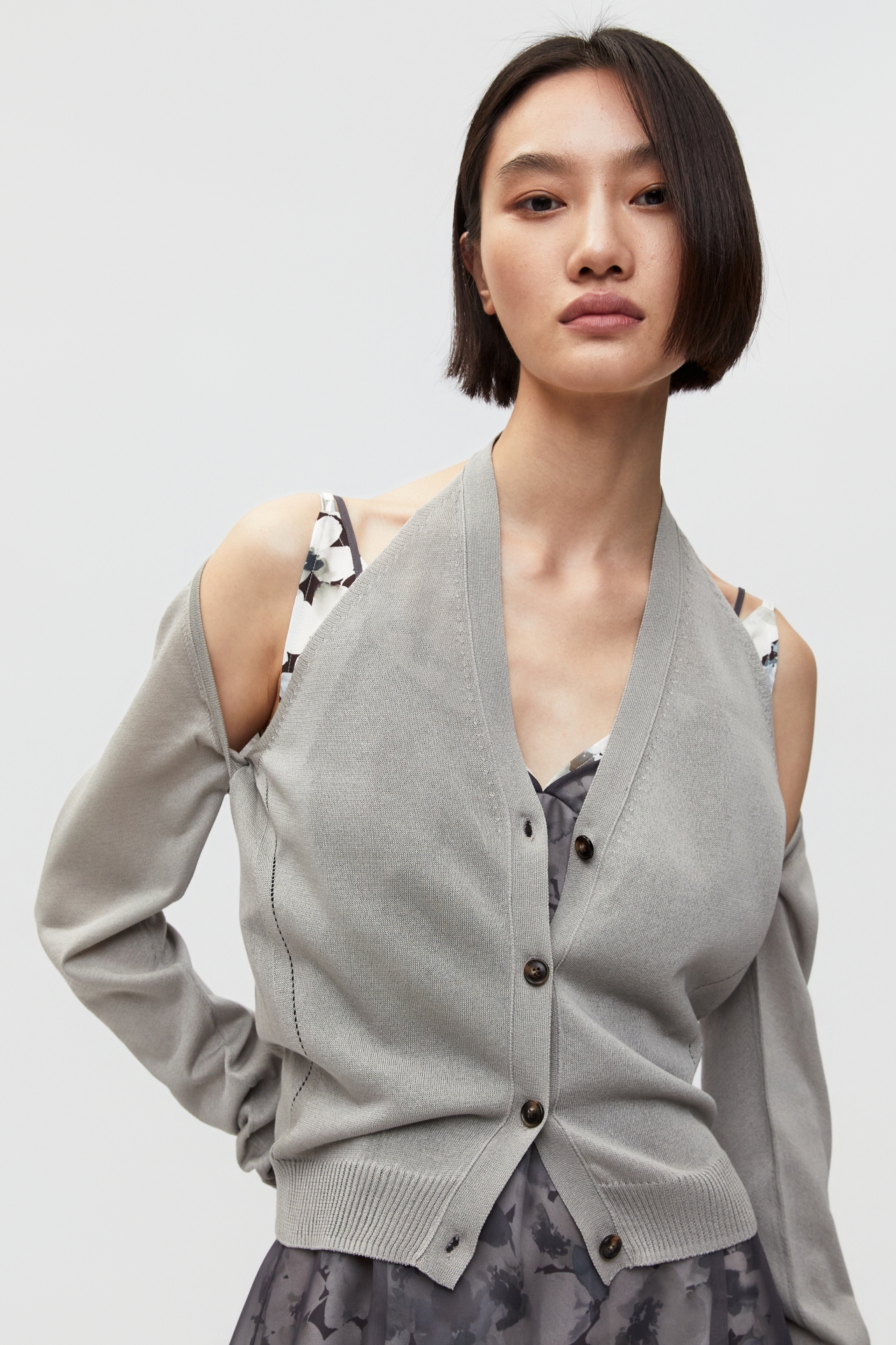 [9/30 예약배송] HALTER LAYERED KNIT TOP (S26KT9021GY)