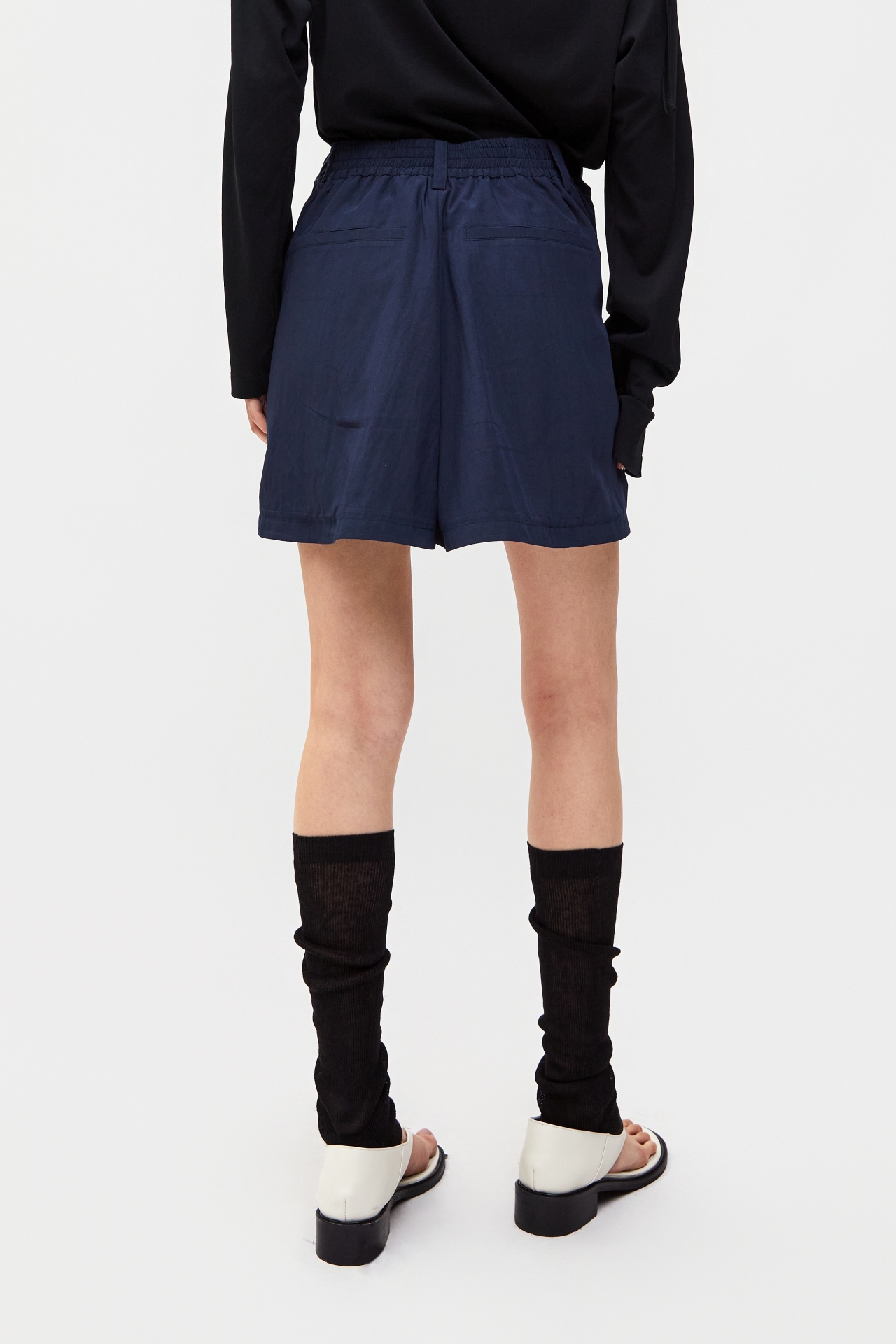 KNOT-WRAP SHORTS (S26PT5011NV)