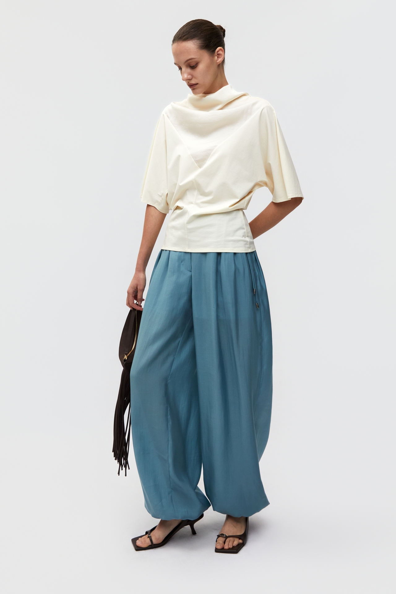ELASTIC WAIST LOOSE PANTS (S26PT5021BL)