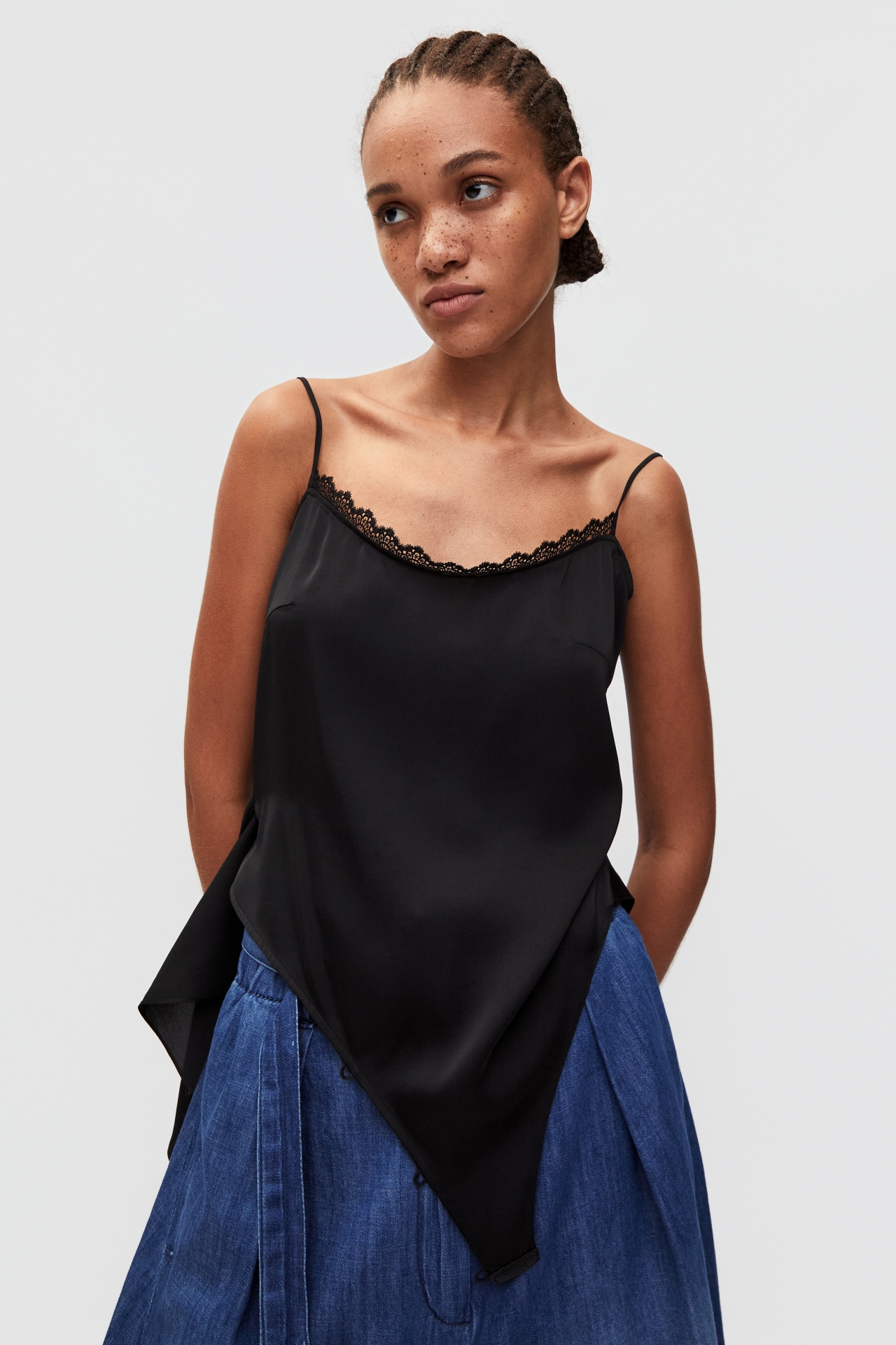 SPLICED ASYMMETRIC TOP (S26TO10011BK)