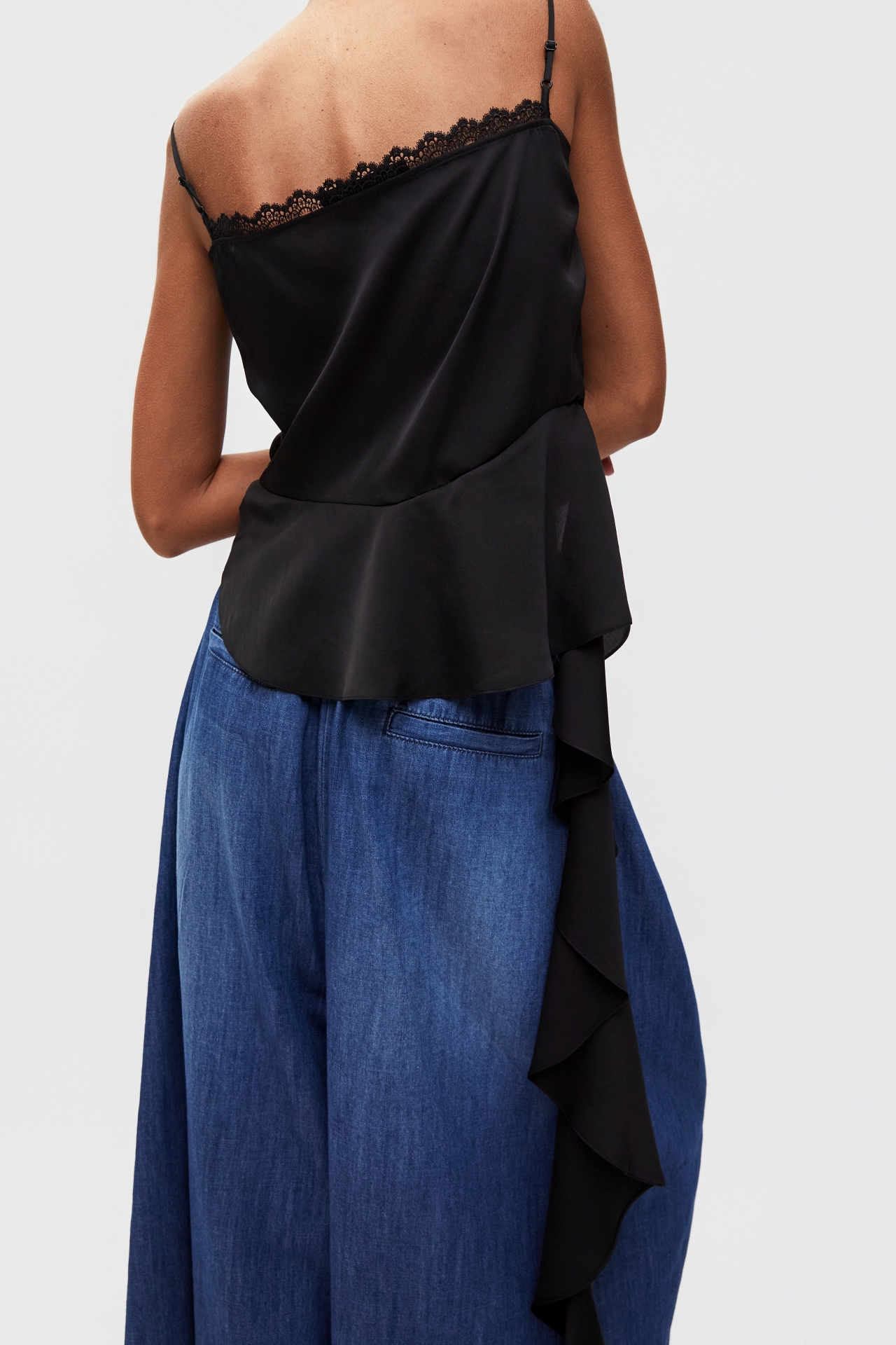SPLICED ASYMMETRIC TOP (S26TO10011BK)