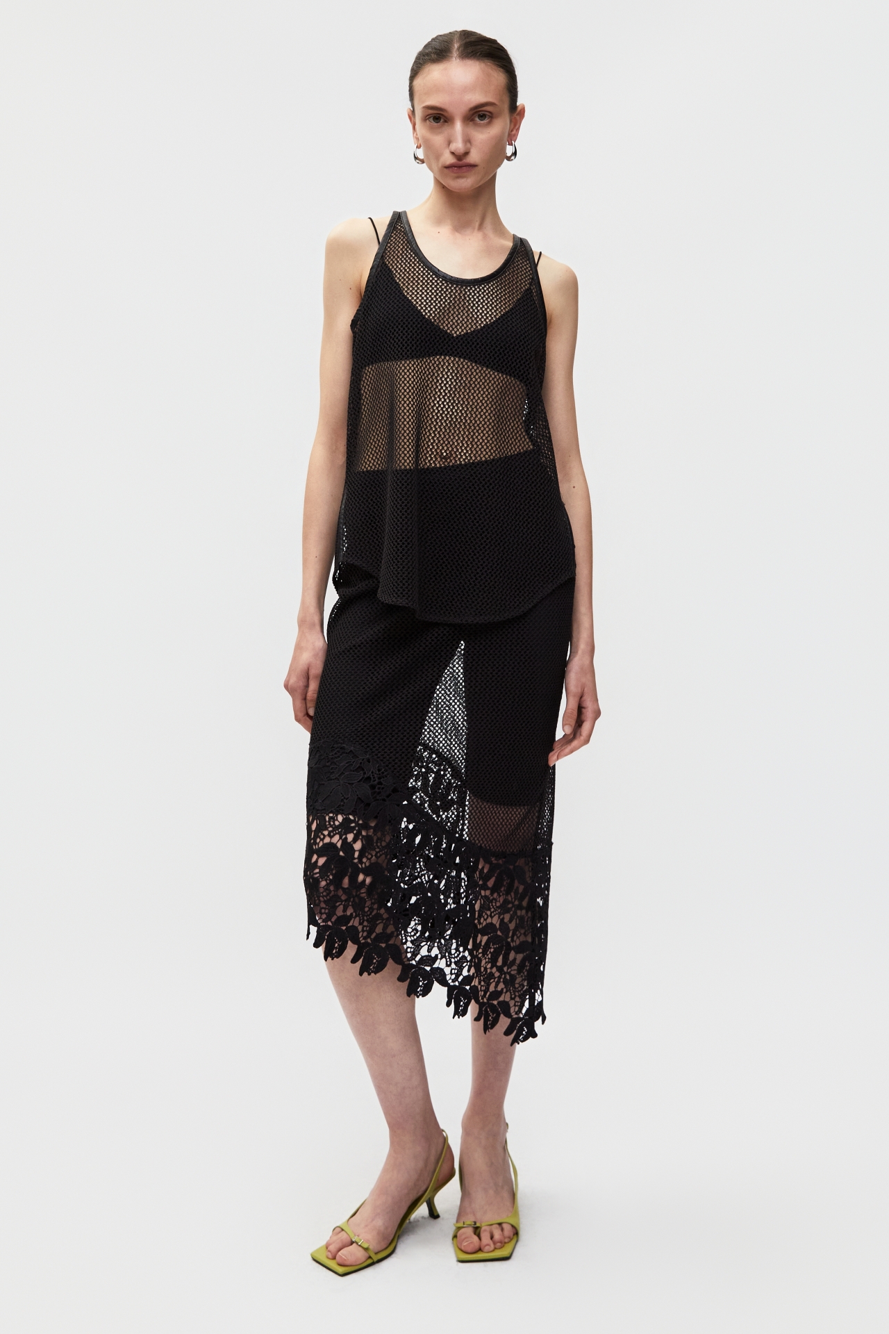 MESH SLEEVELESS TOP (S26TO10031BK)