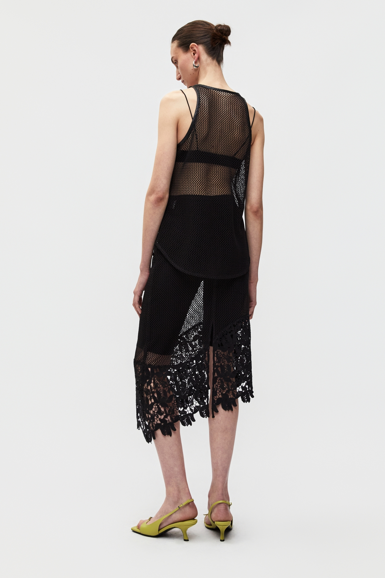 MESH SLEEVELESS TOP (S26TO10031BK)