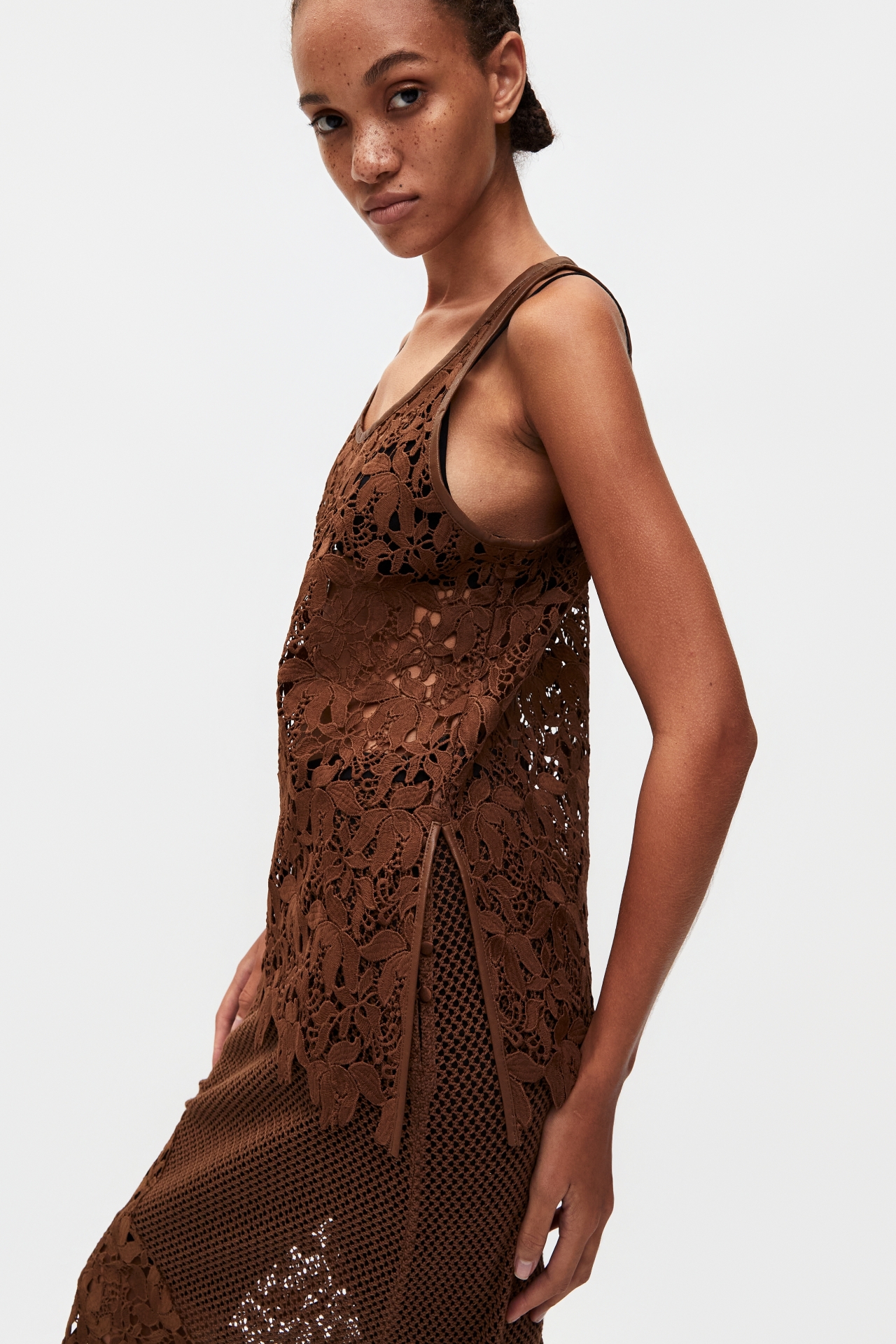 LACE SLEEVELESS TOP (S26TO10032BR)