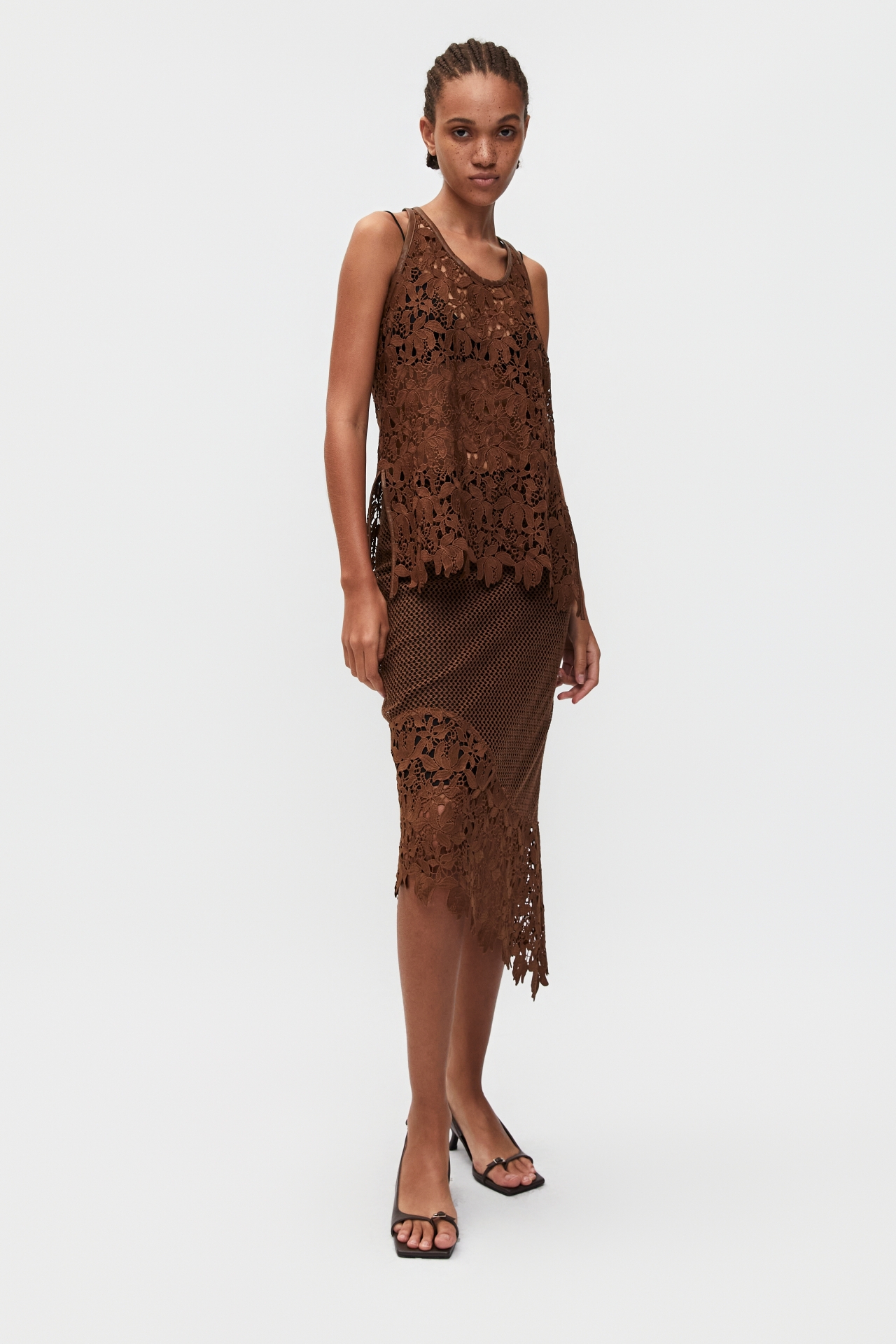 LACE SLEEVELESS TOP (S26TO10032BR)
