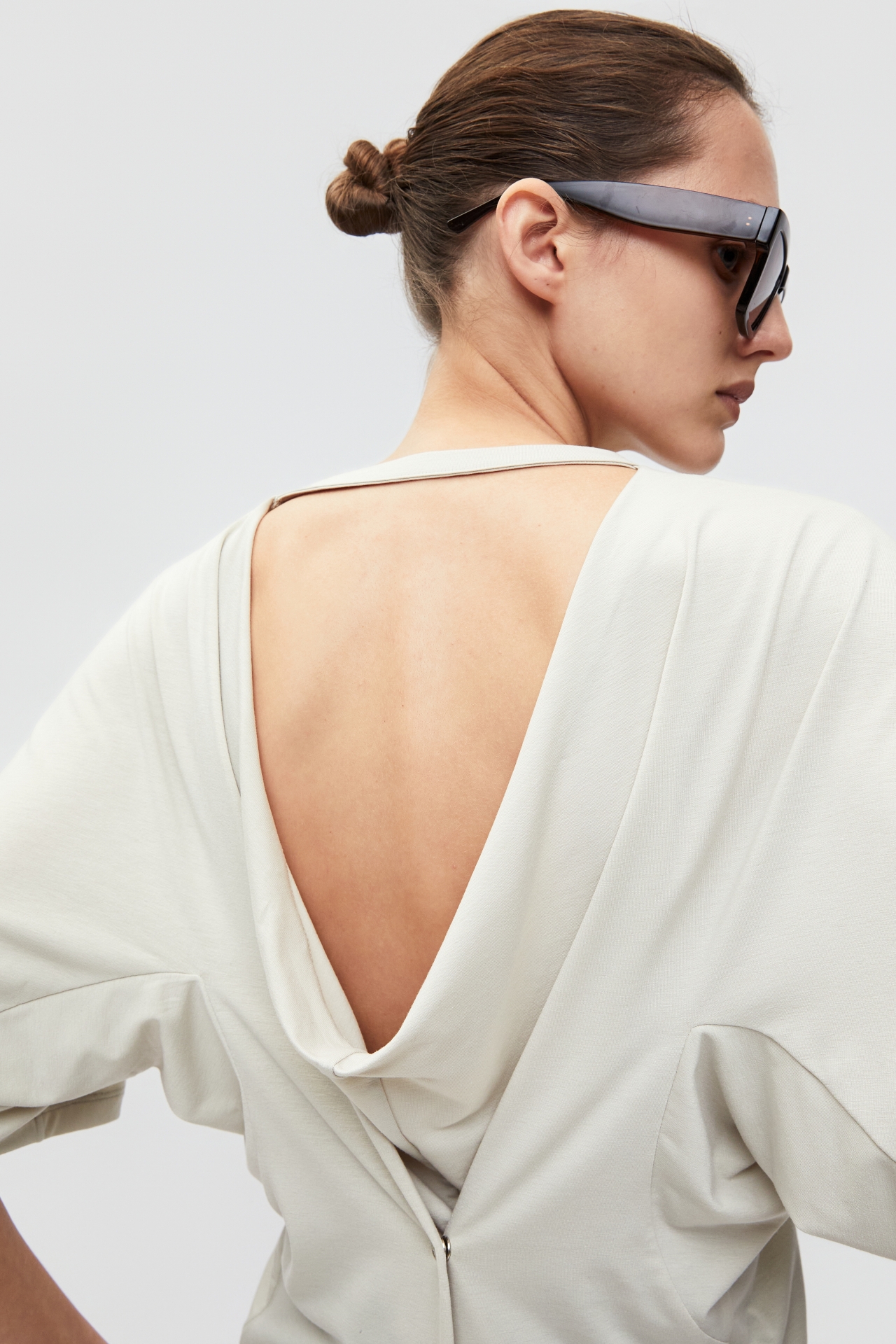 BACKLESS T-SHIRTS (S26TS11041BE)