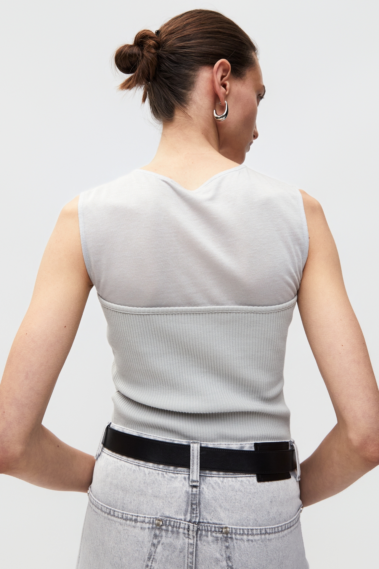 PANELLED SLEEVELESS TOP (S26TS11071GY)